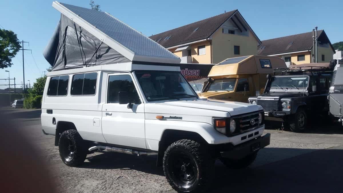 Toyota Land Cruiser 400
