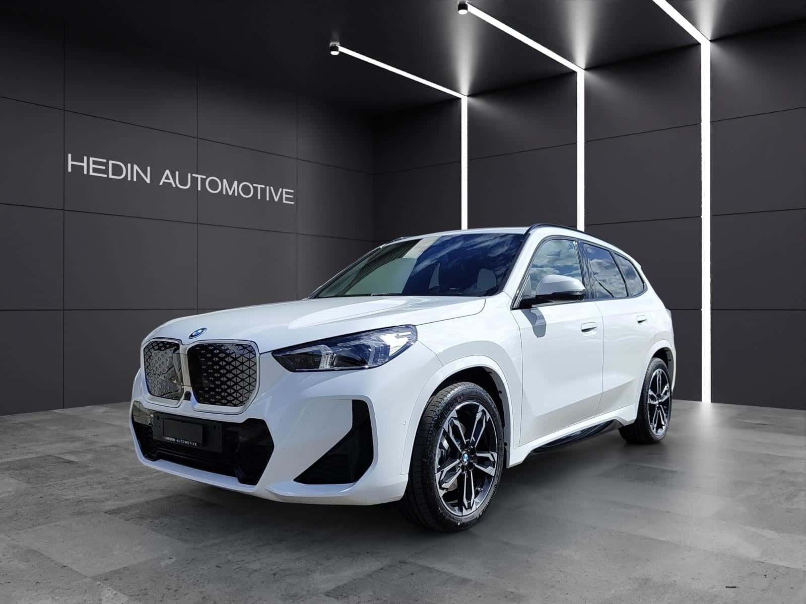 BMW iX1