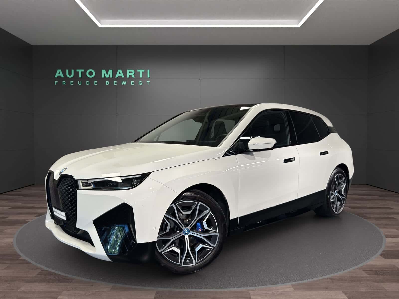 BMW iX