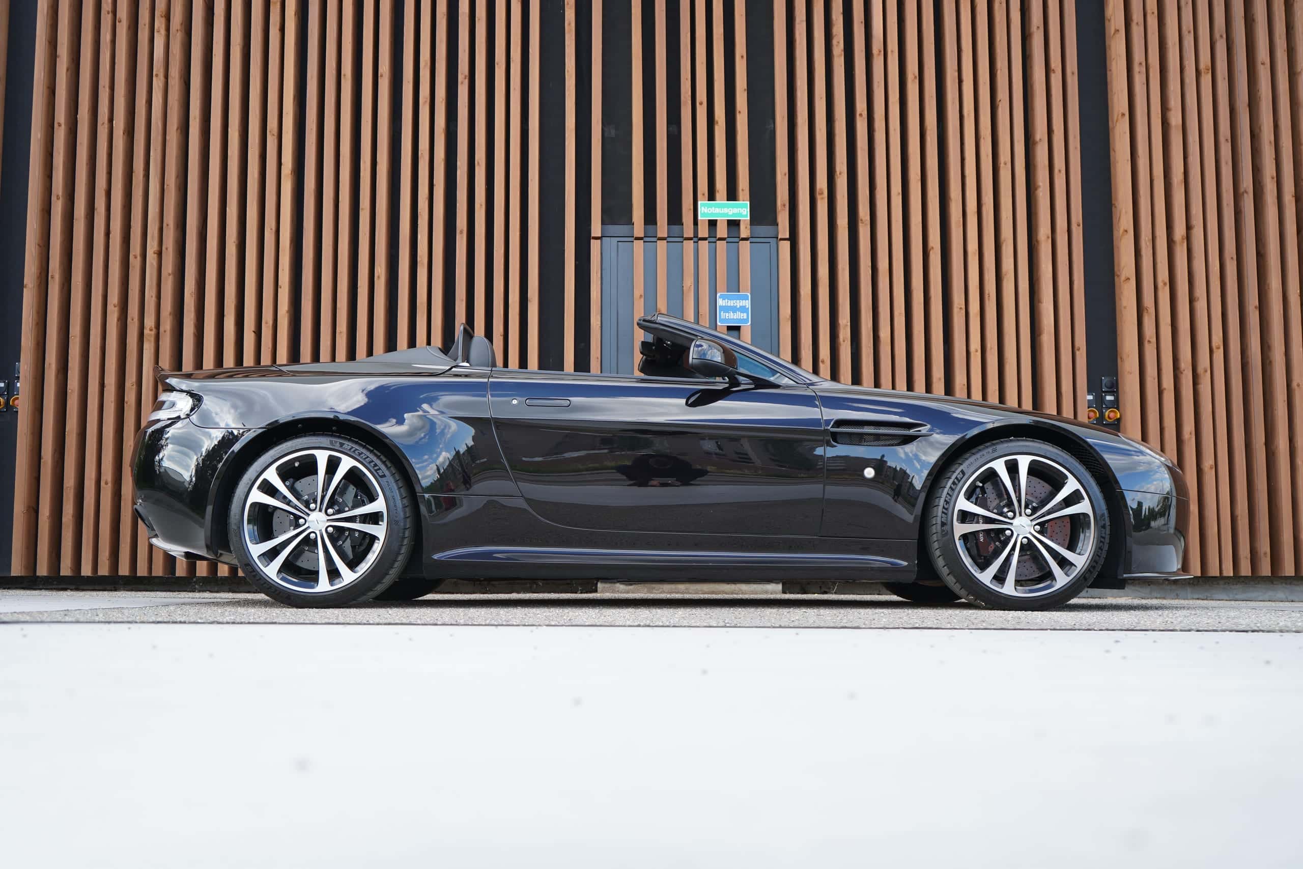 Aston Martin V8/V12 Vantage S