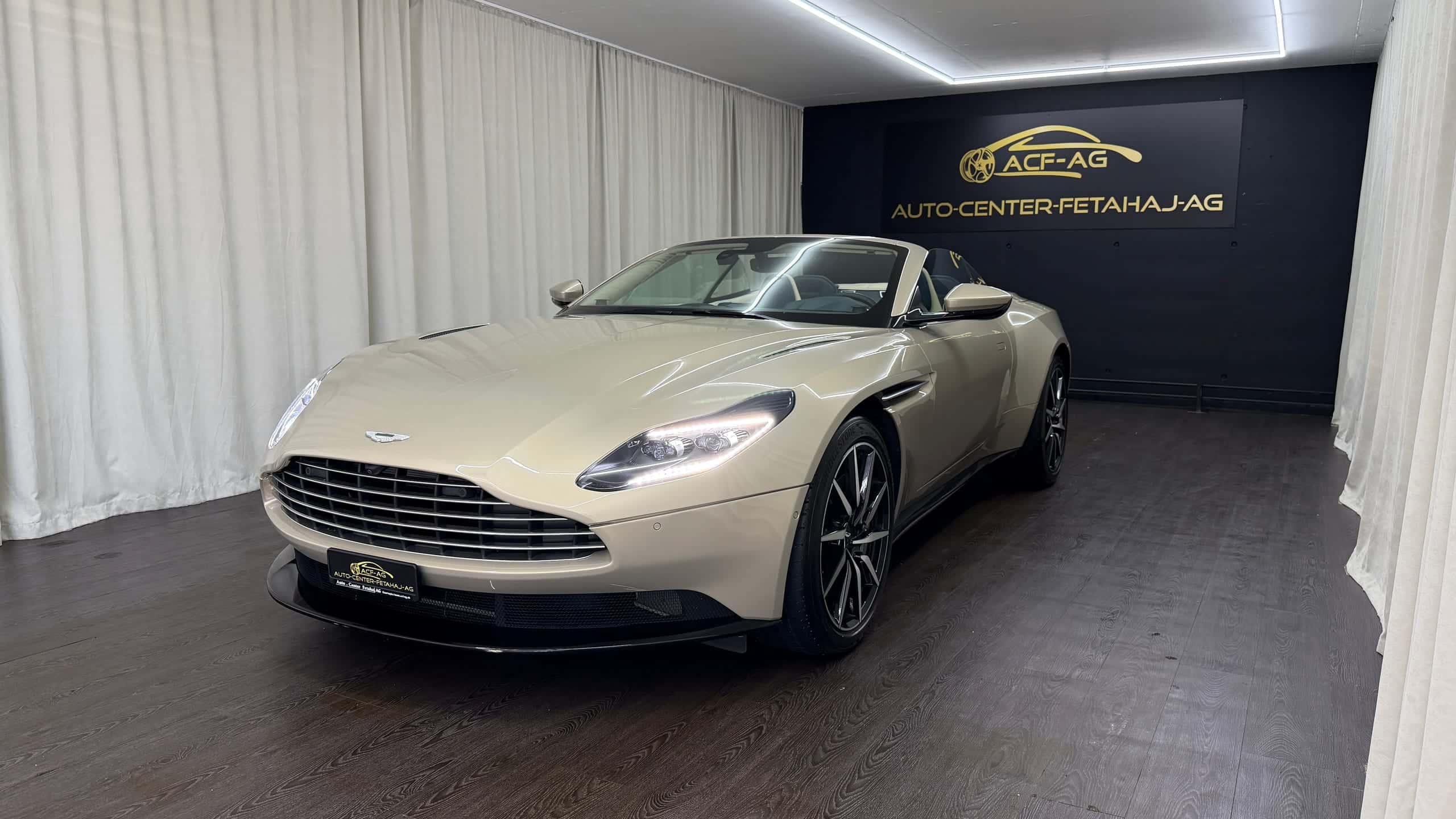 Aston Martin DB11