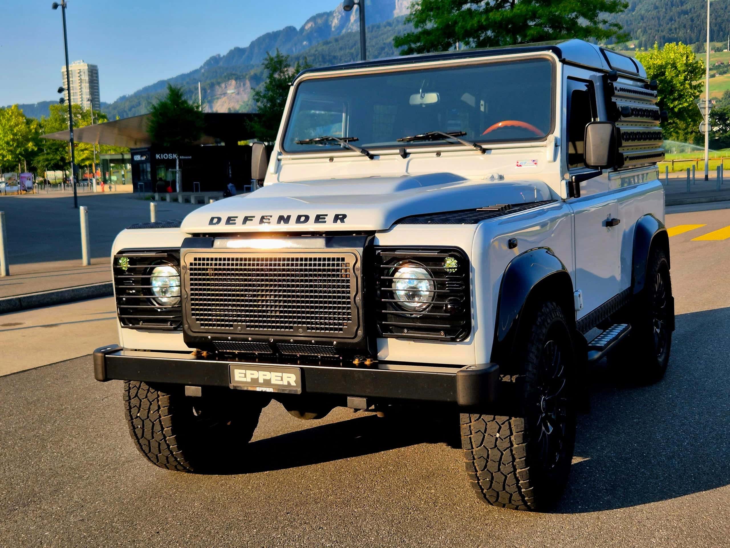 Land Rover Defender