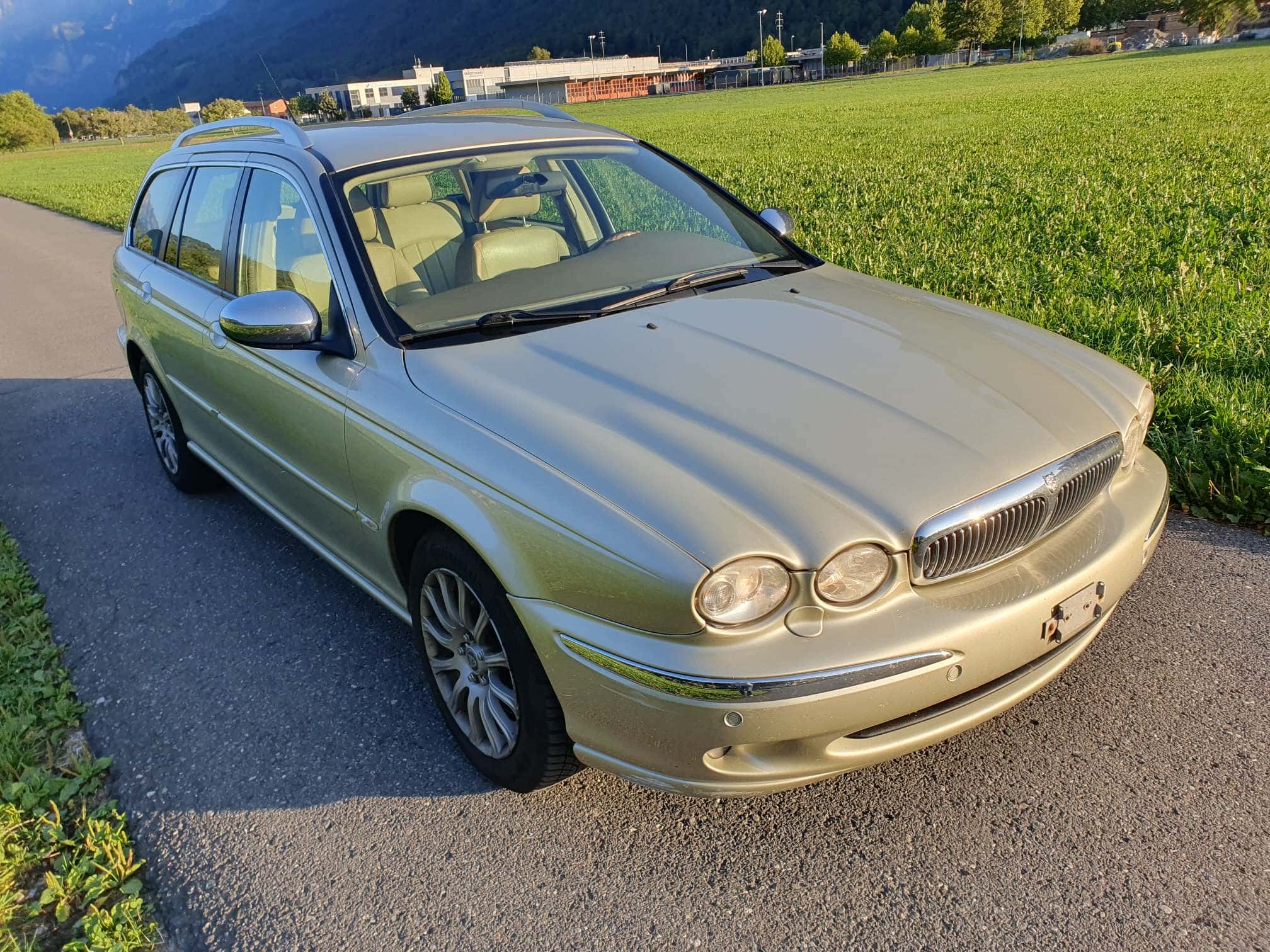 Jaguar XF