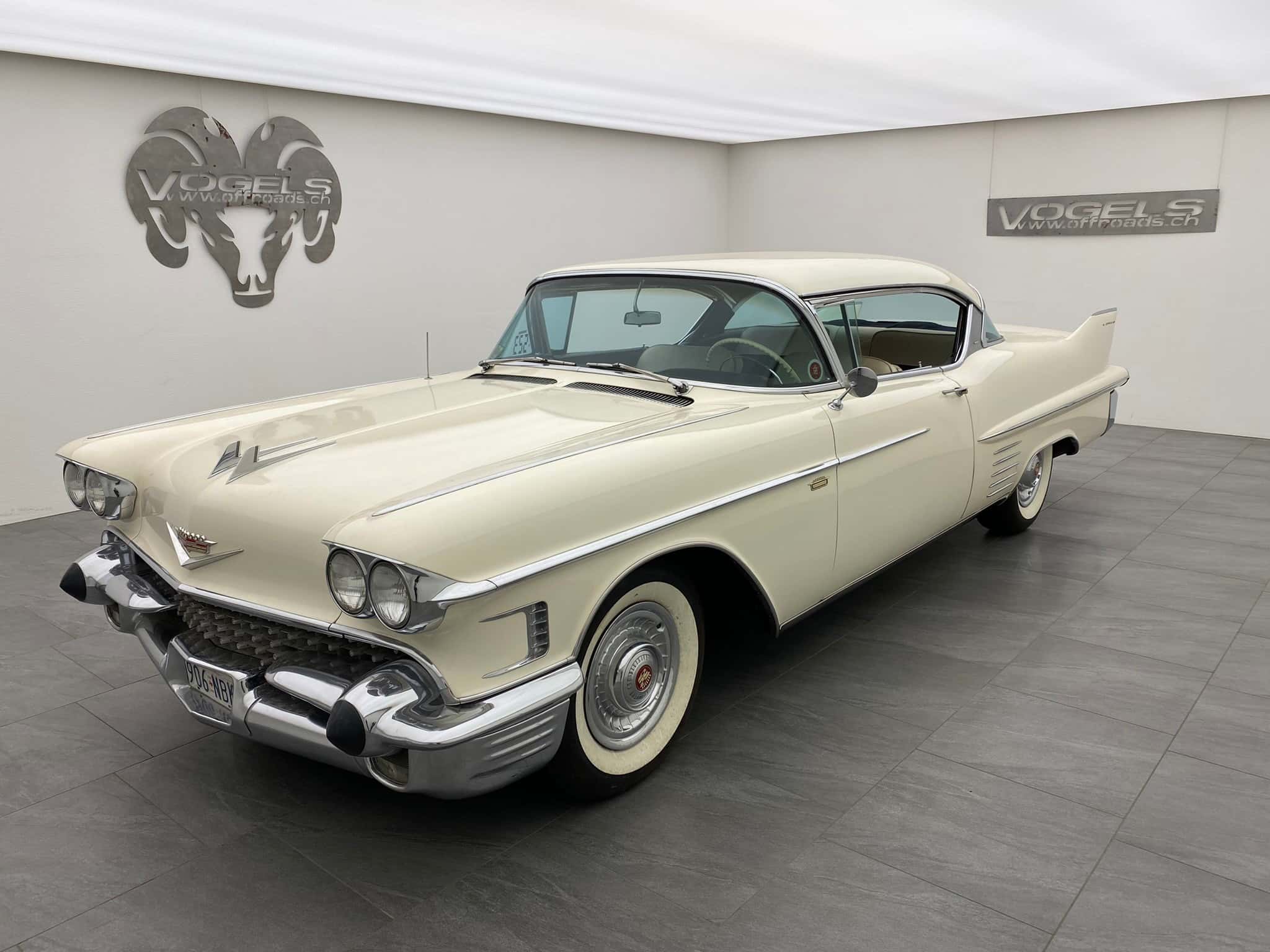 Cadillac De Ville