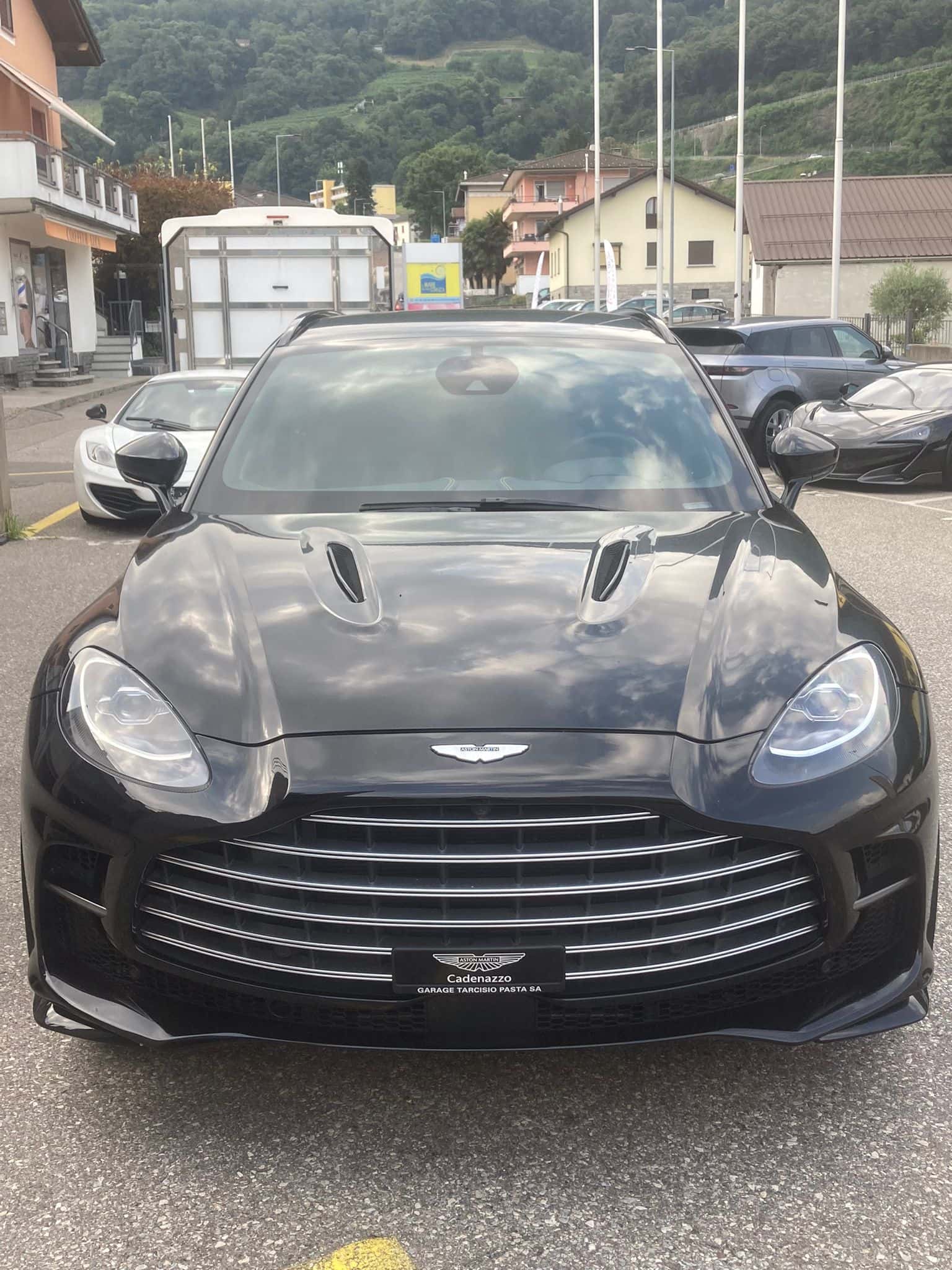 Aston Martin DBX