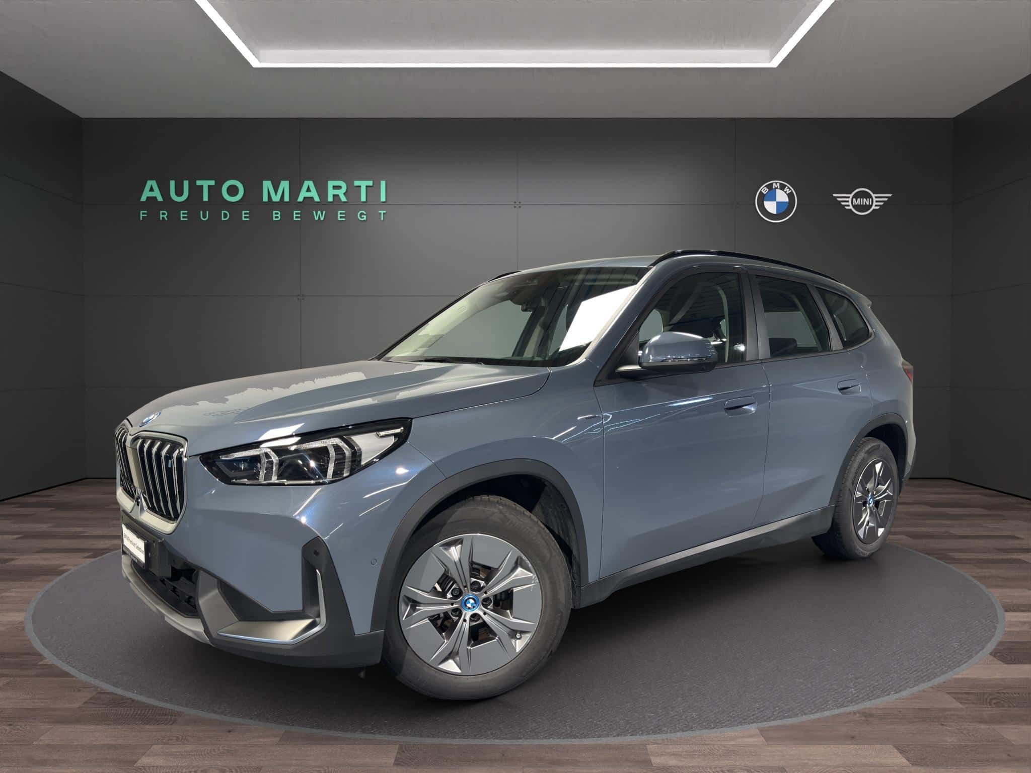 BMW iX1
