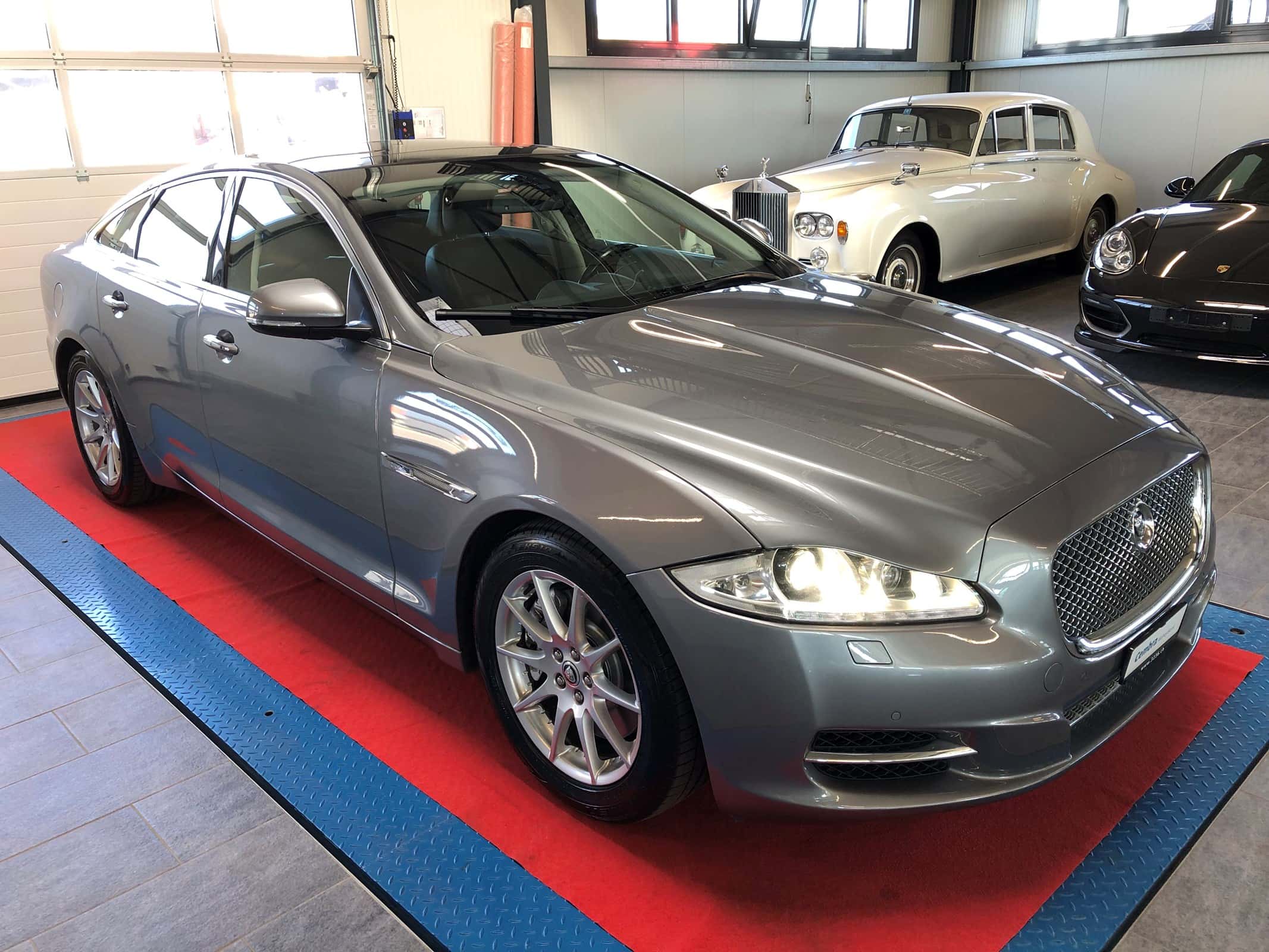 Jaguar XJ
