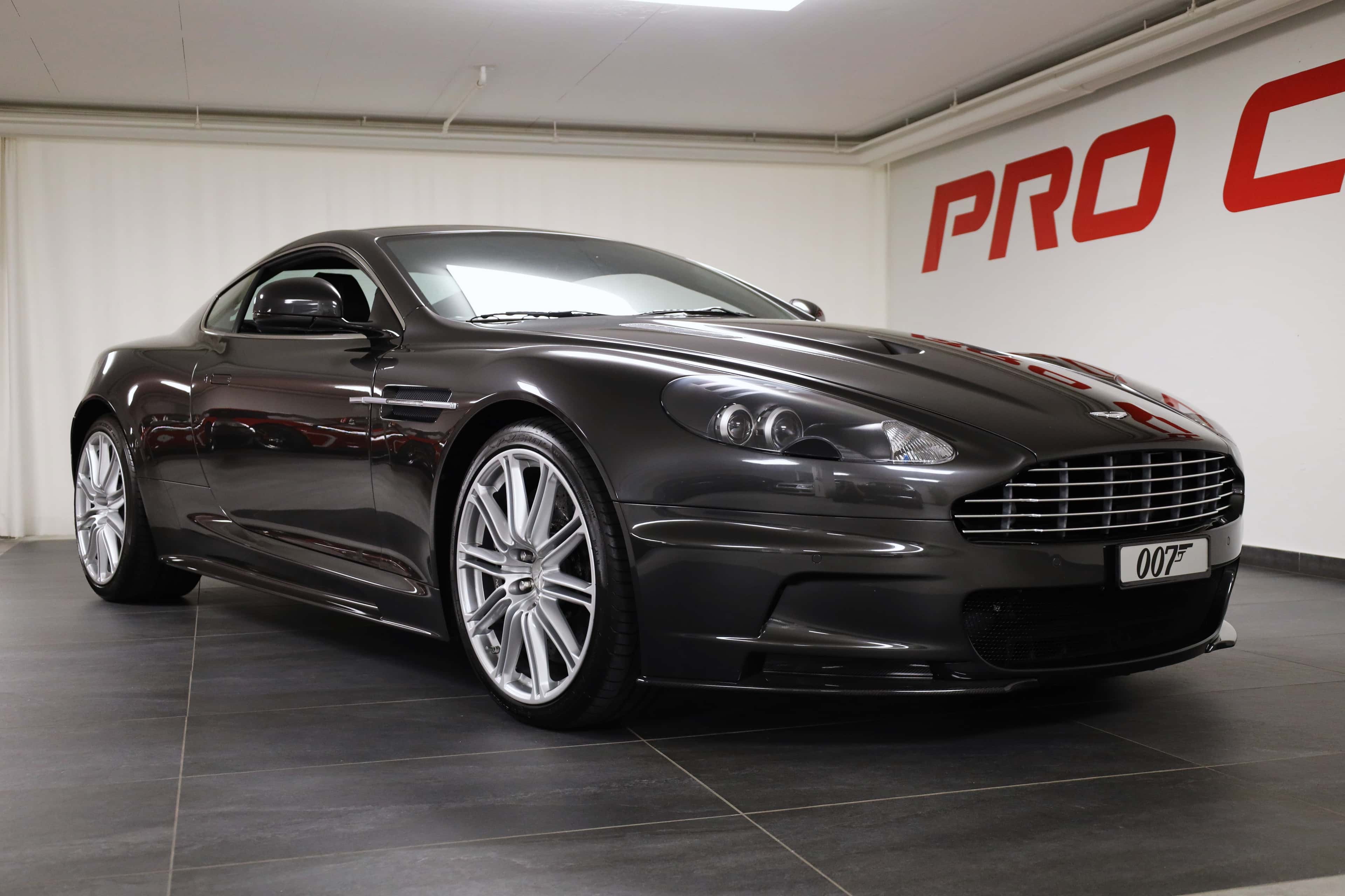 Aston Martin DBS