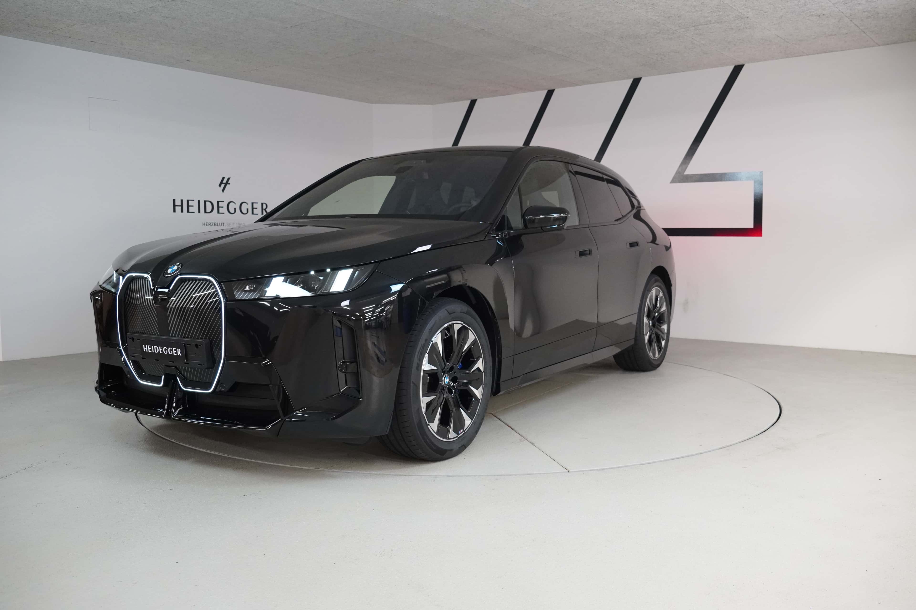 BMW iX