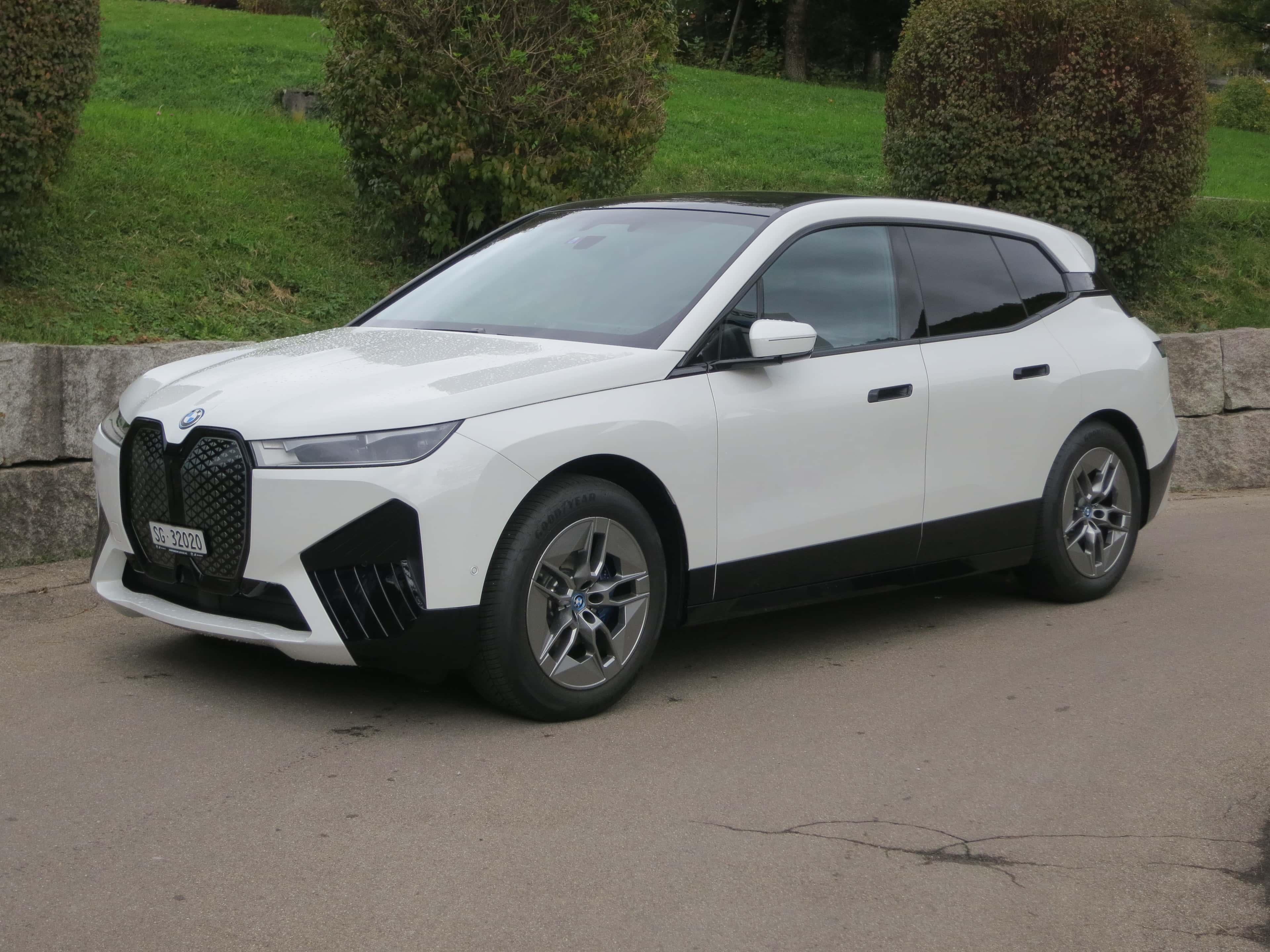 BMW iX