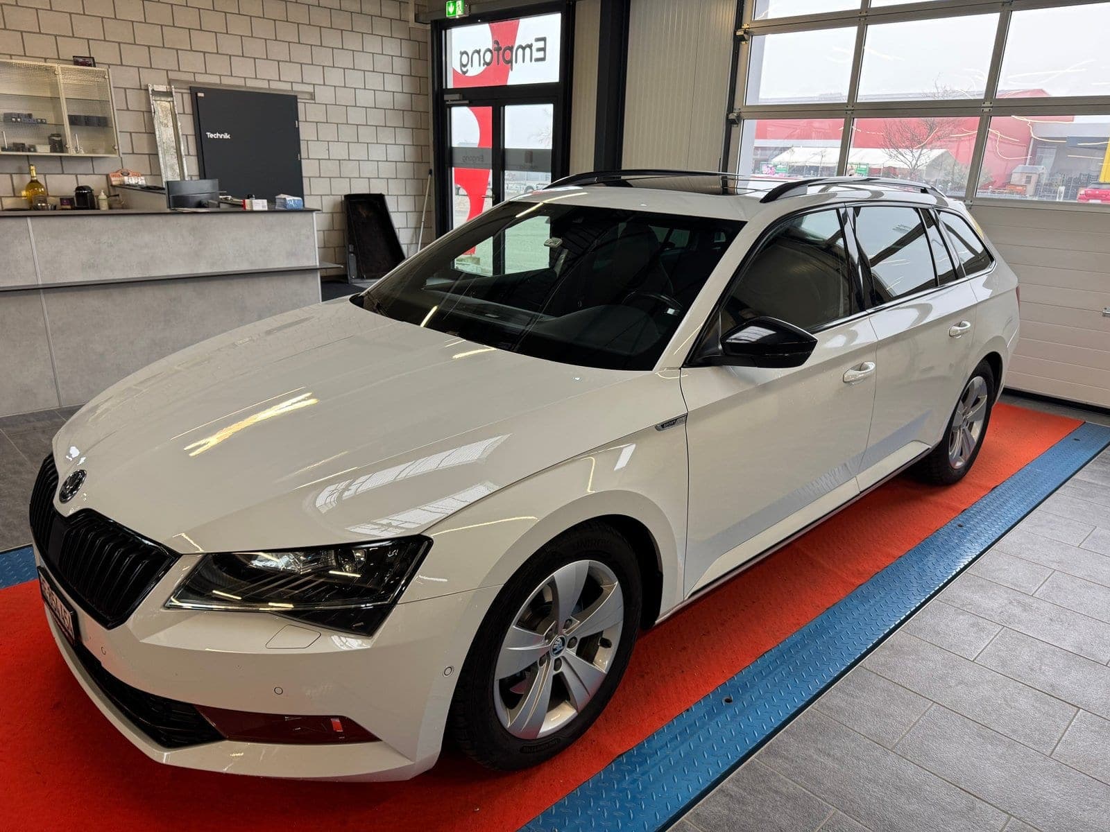Skoda Superb Superb Combi 2.0 TDi SportLine+ 4x4 DSG