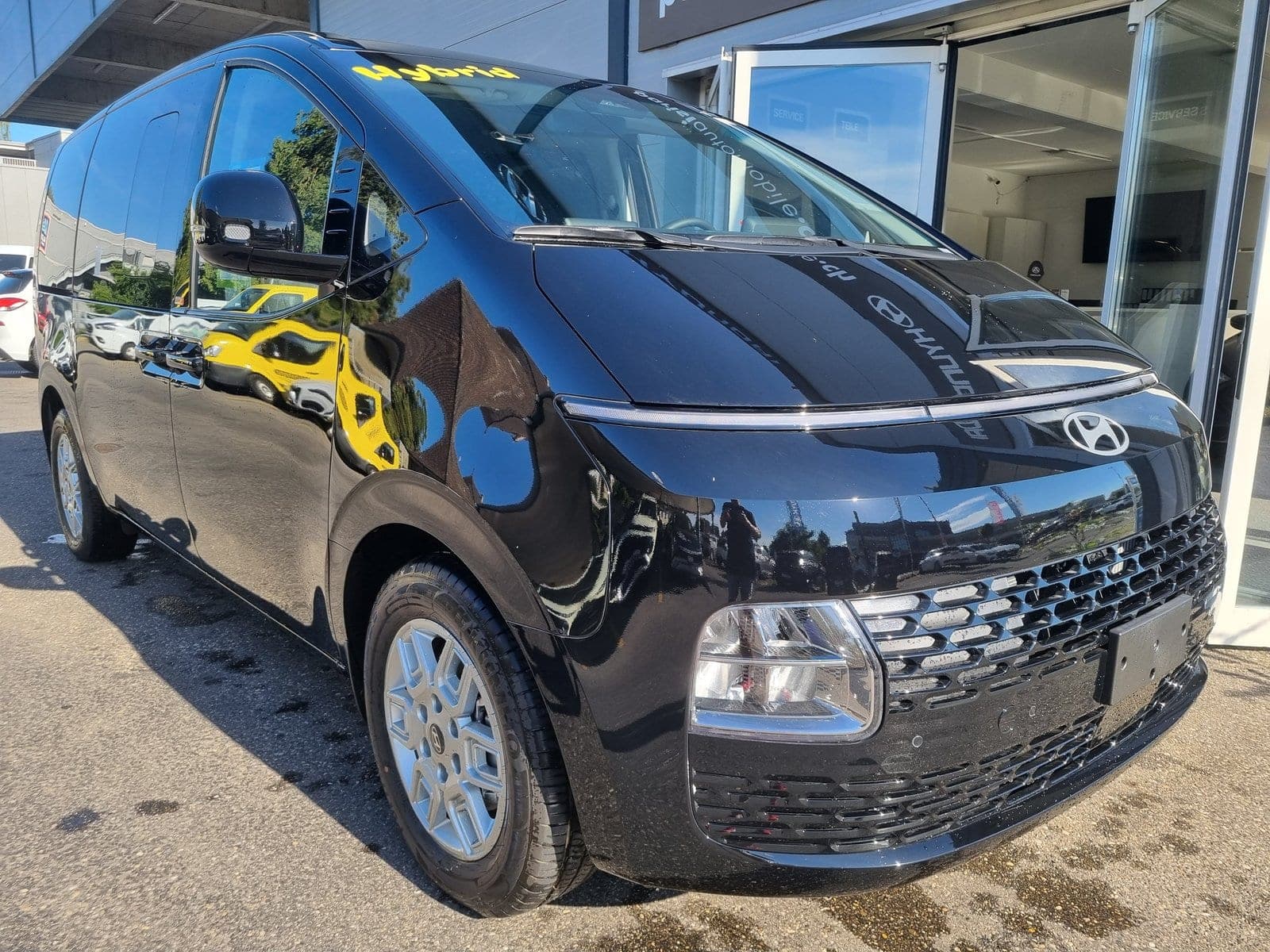 Hyundai Staria Staria Wagon 1.6 T-GDi HEV Amplia A