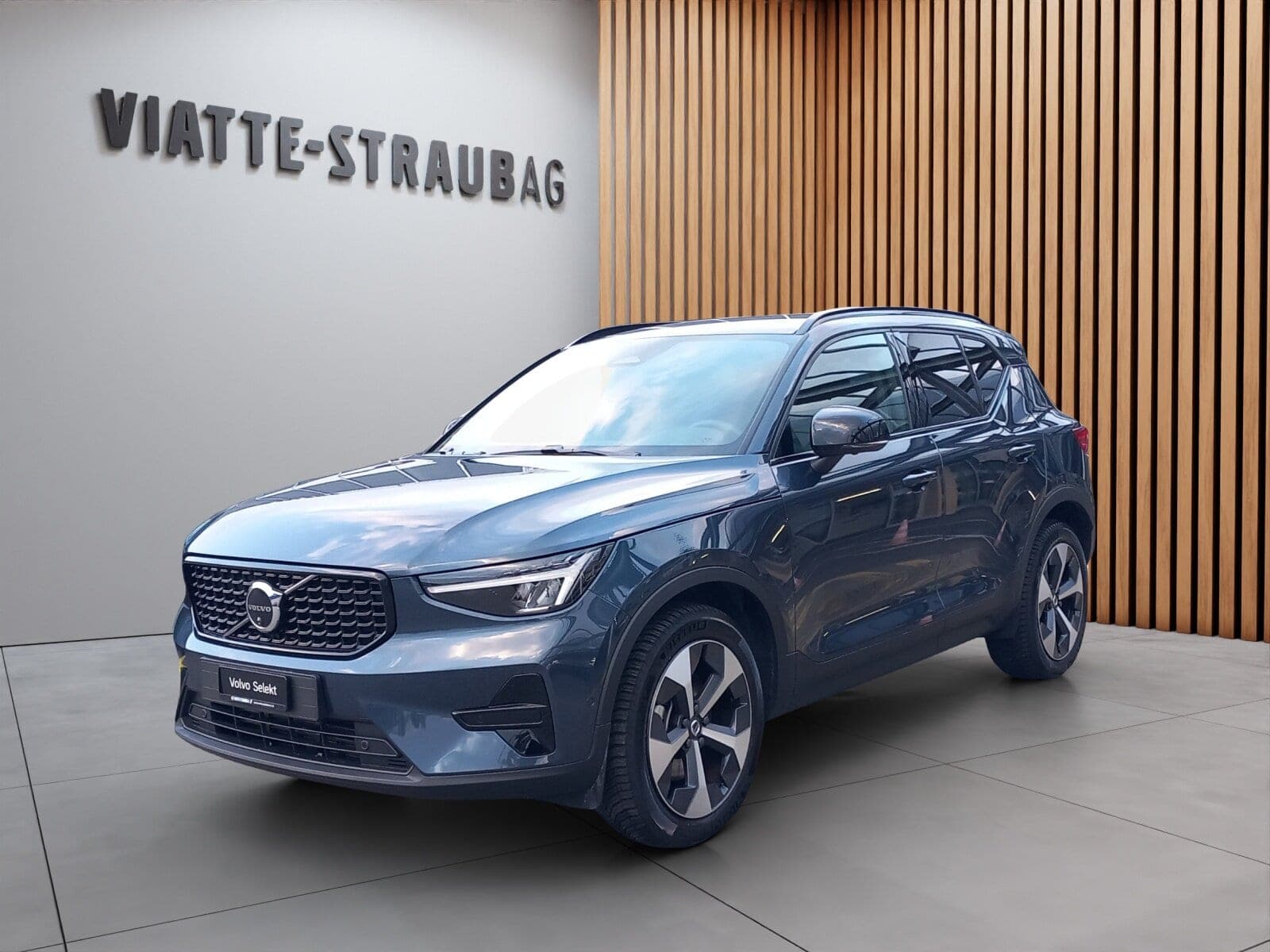 Volvo XC40 XC40 2.0 B3 MH Plus Dark