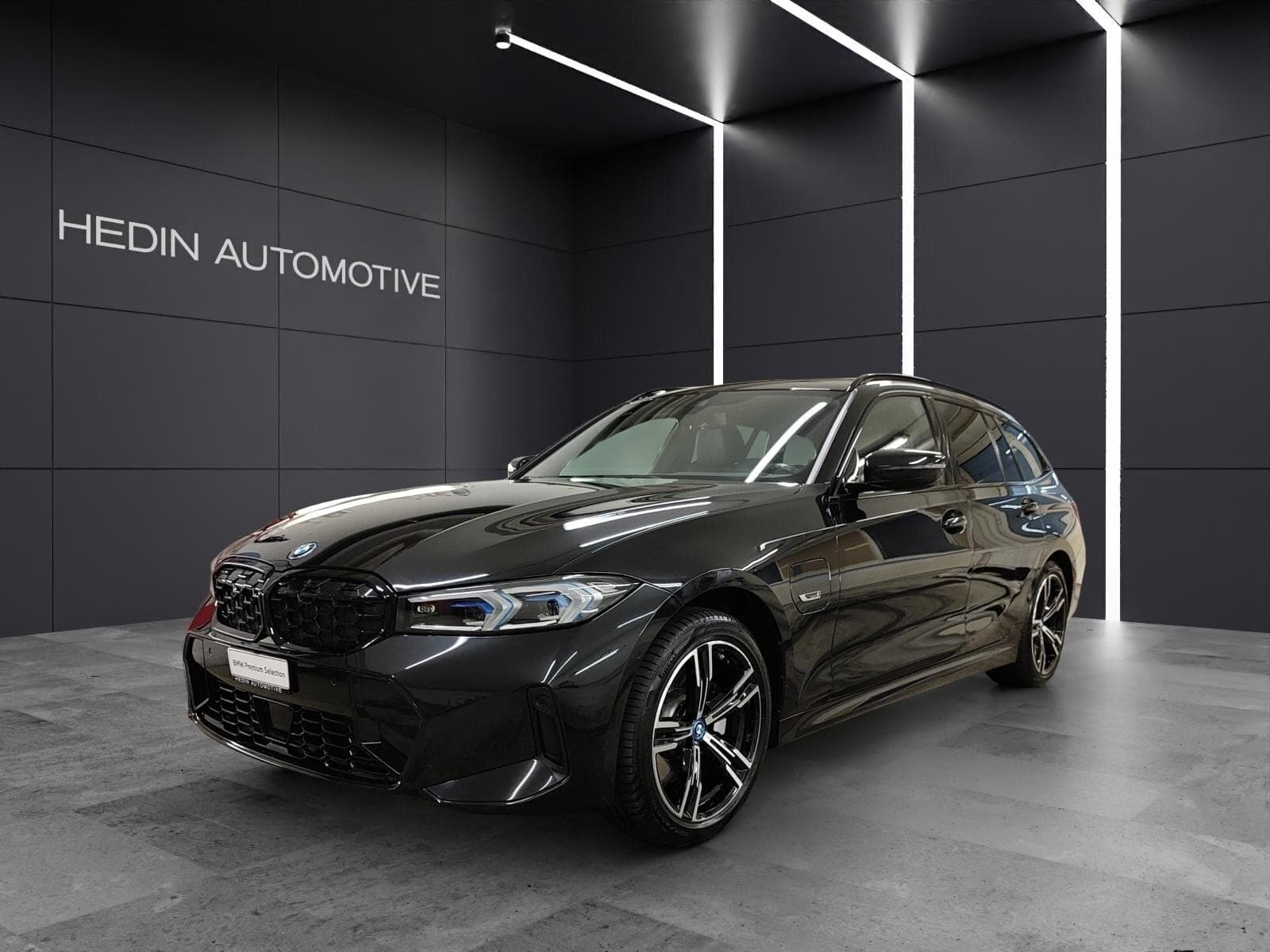 BMW 3er 330e xDrive SAG Touring