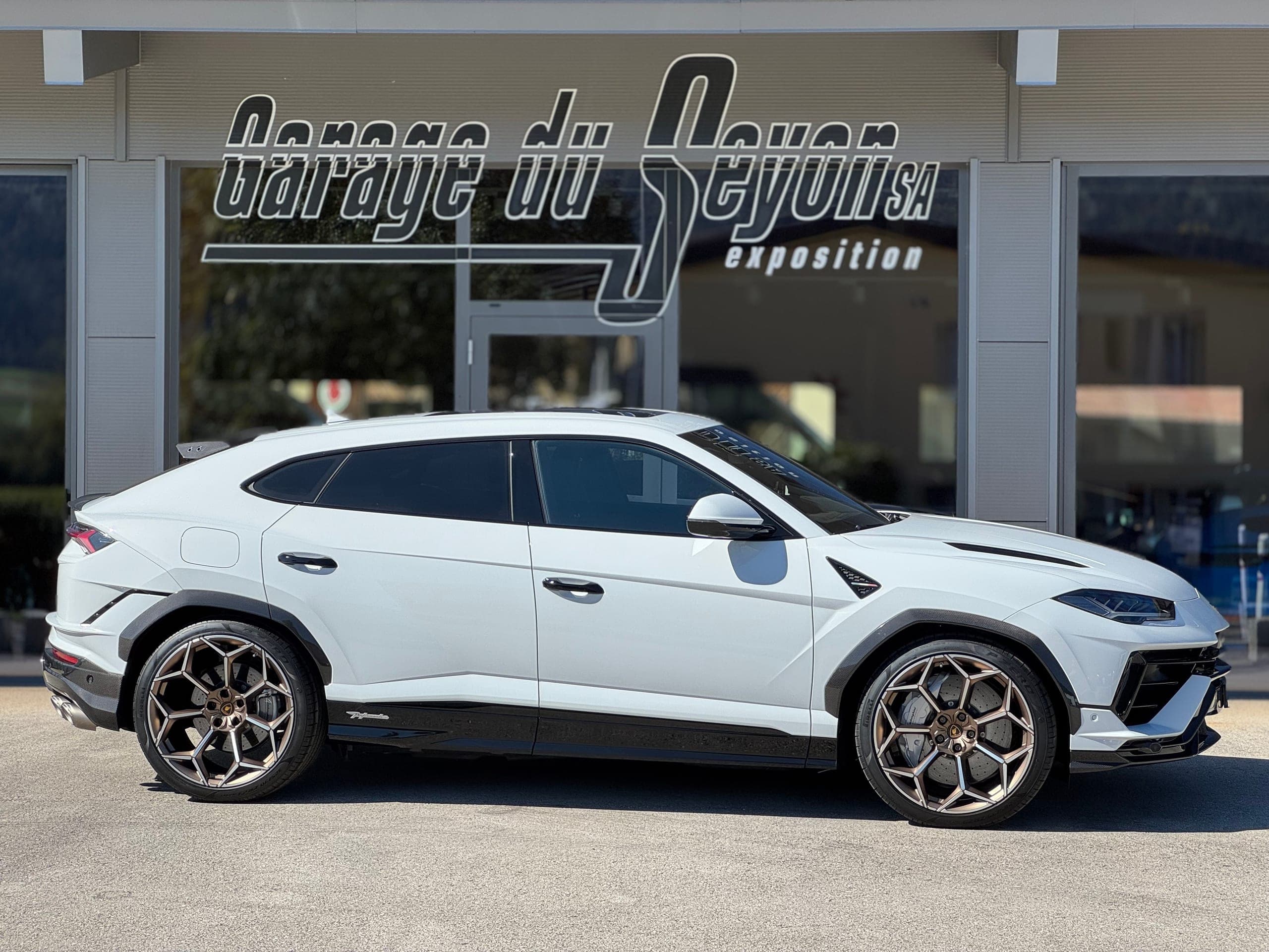 Lamborghini Urus LAMBORGHINI URUS Performante
