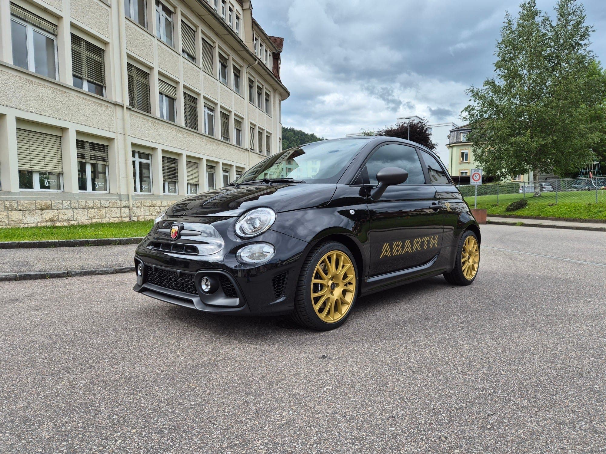 Fiat 695 Abarth FIAT 695 1.4 16V Turbo Abarth Competizione 75 th Anniversario