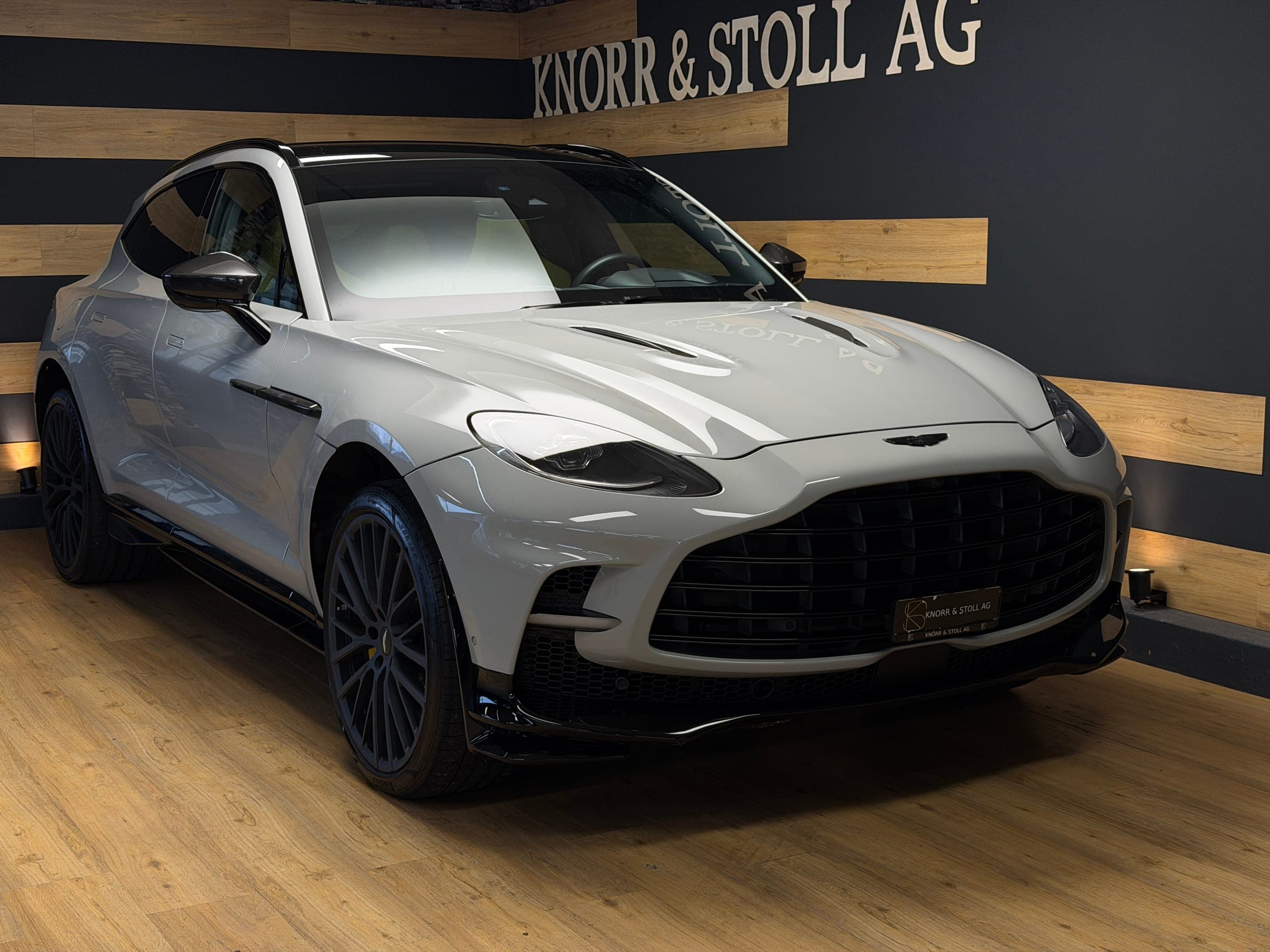 Aston Martin DBX ASTON MARTIN DBX 4.0 707 V8