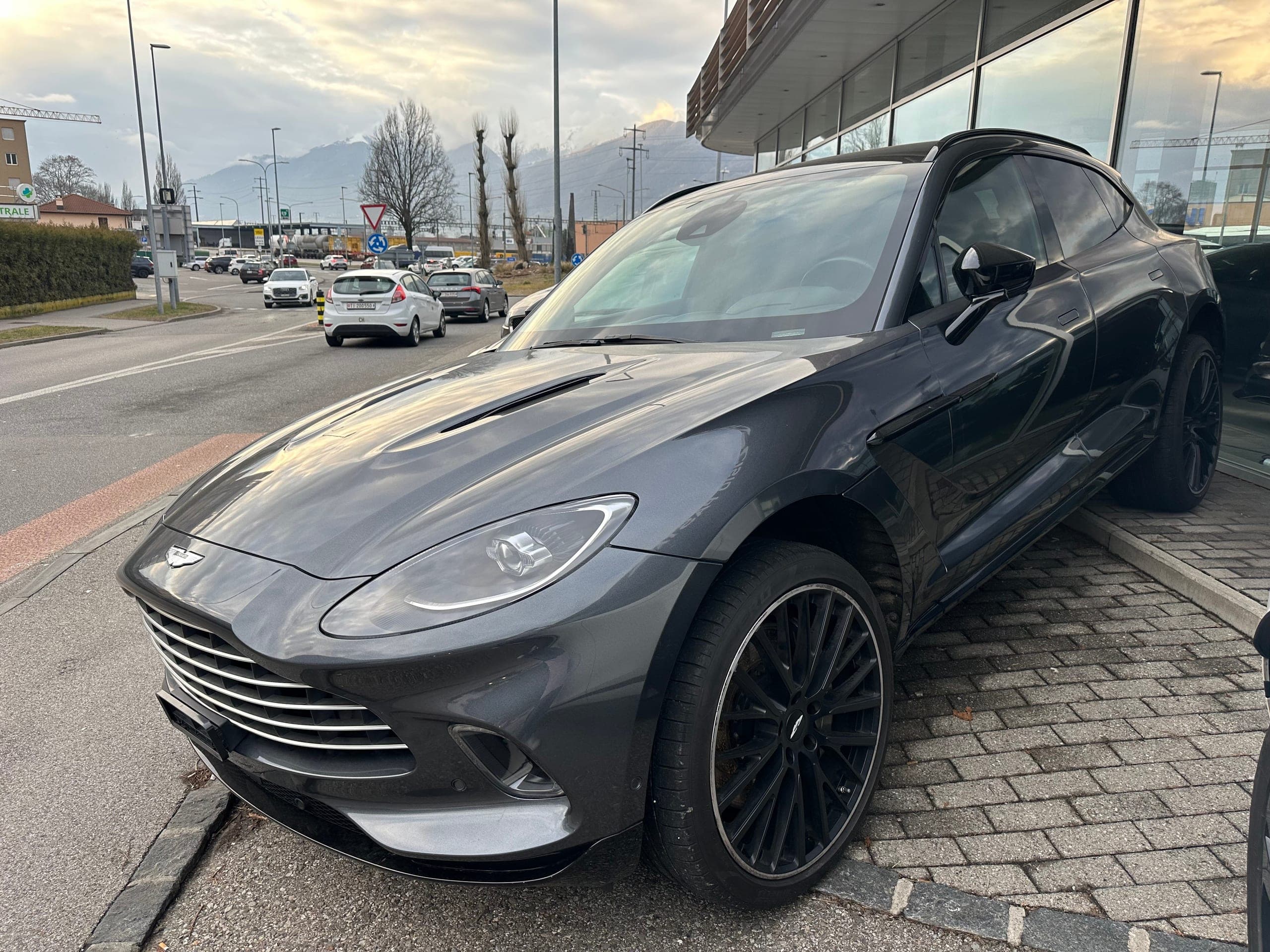 Aston Martin DBX ASTON MARTIN DBX 4.0 V8