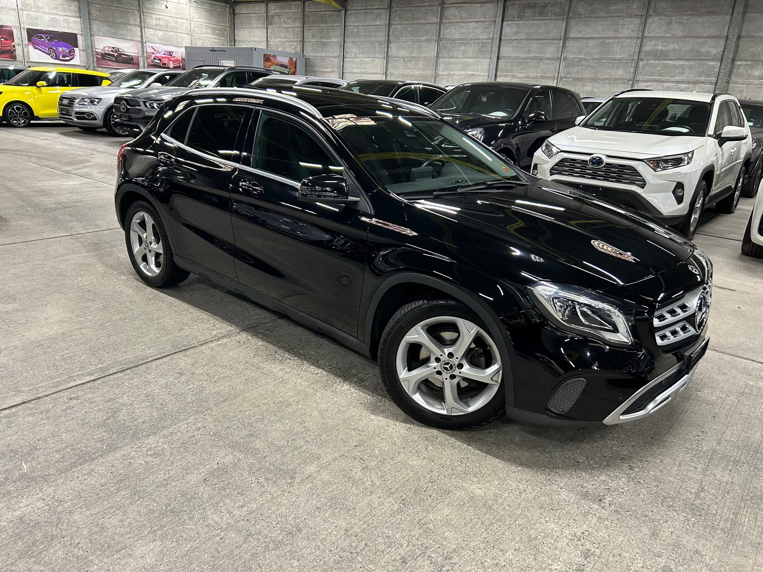 Mercedes-Benz GLA-Klasse MERCEDES-BENZ GLA 200 d Swiss Star Edition Urban 4Matic 7G-DCT