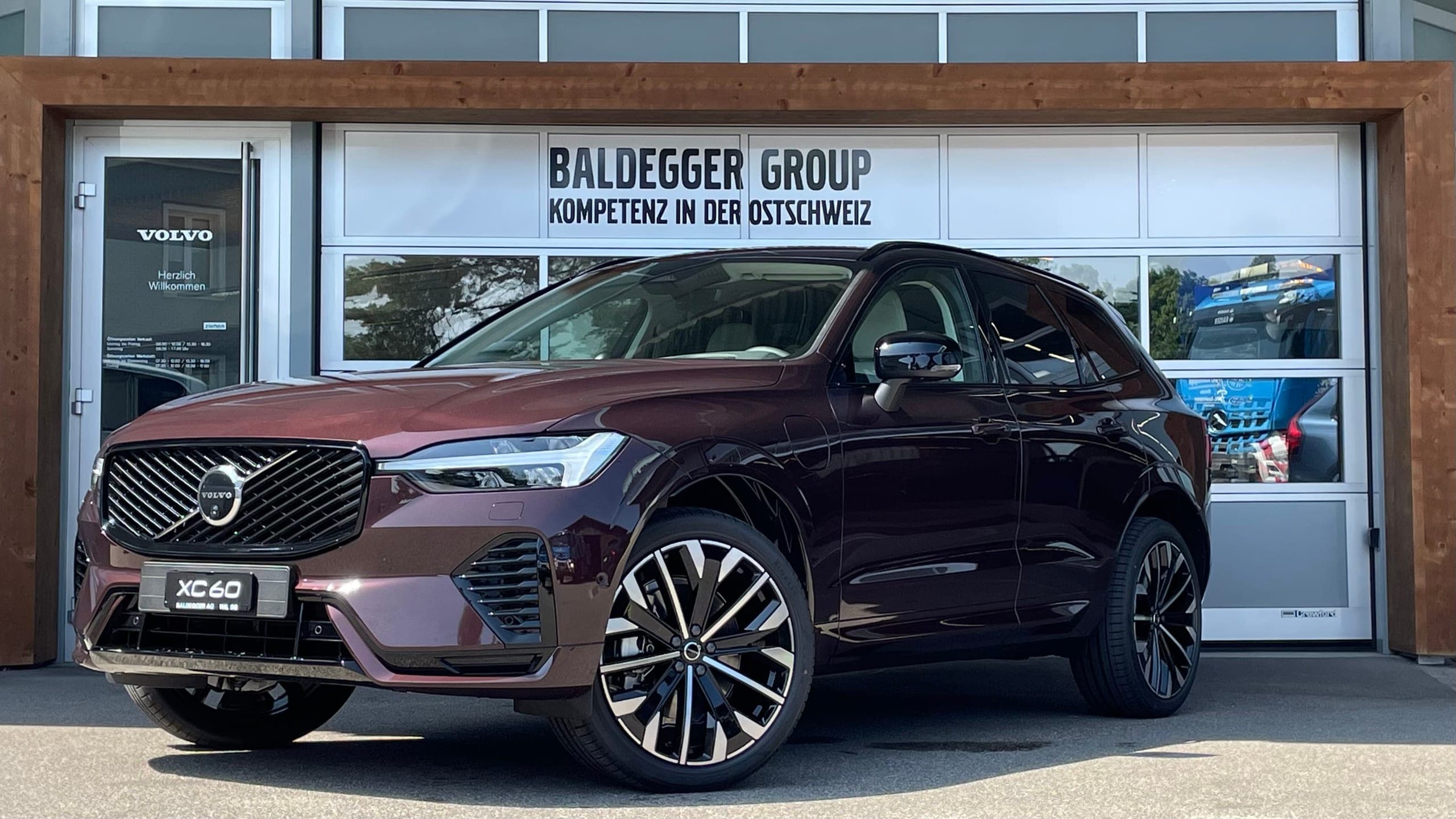 Volvo XC60 VOLVO XC60 2.0 T6 TE Ultra Dark eAWD