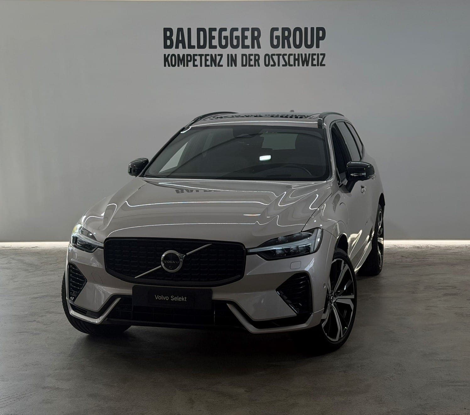 Volvo XC60 VOLVO XC60 2.0 T6 TE Ultra Dark eAWD