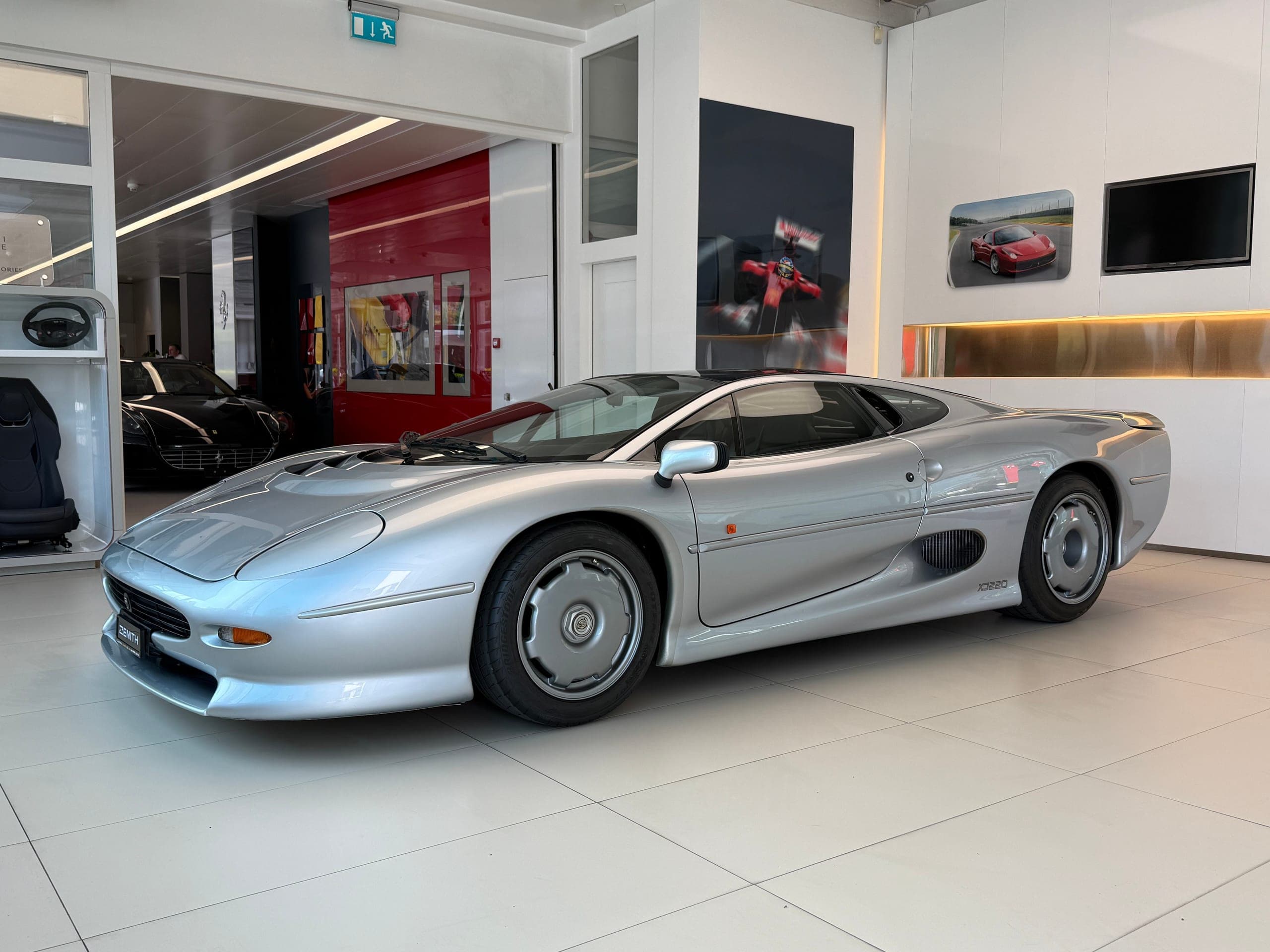 Jaguar XJ JAGUAR XJ 220