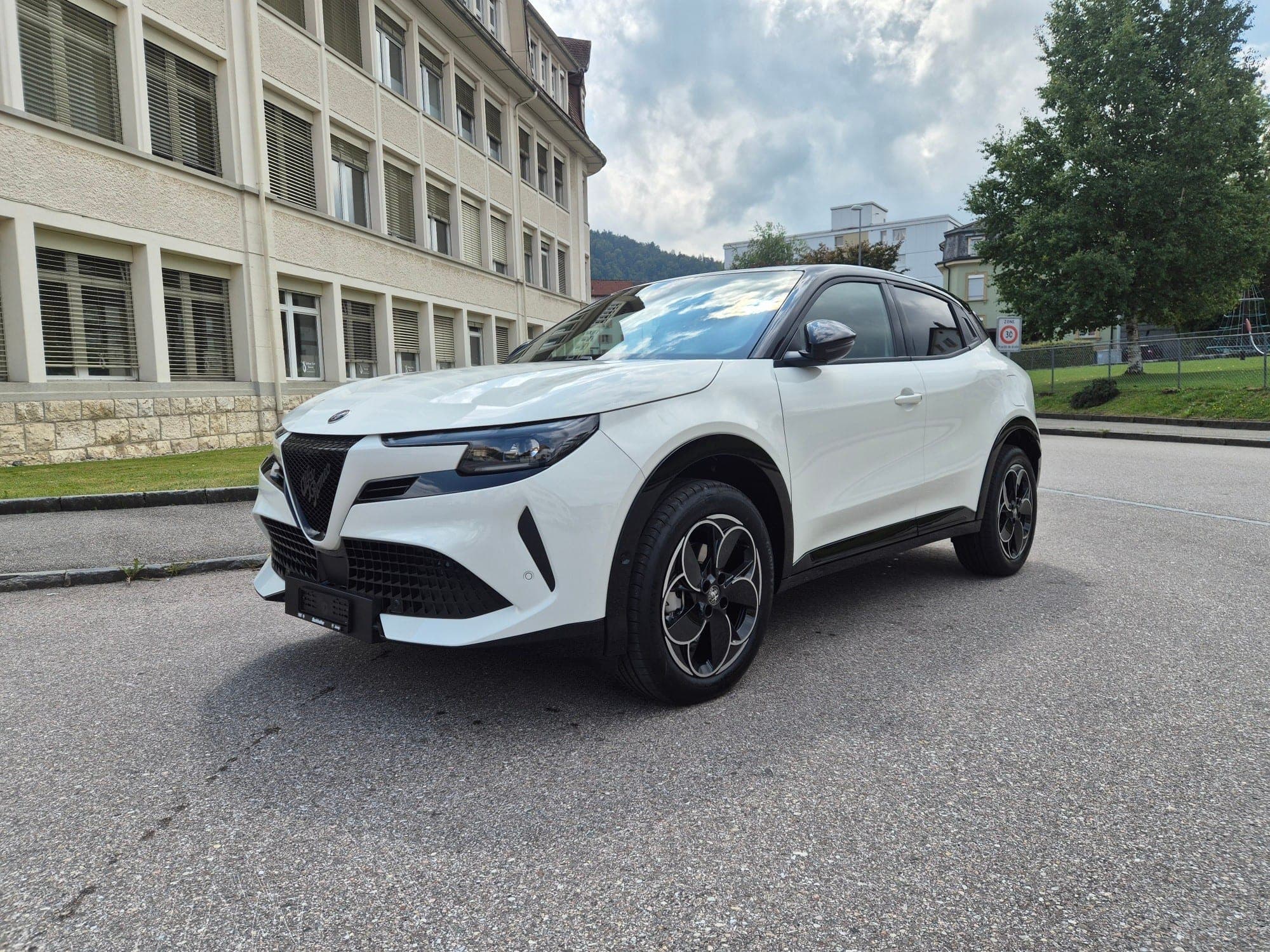 Alfa Romeo Junior ALFA ROMEO Junior 1.2 48V Hybrid Q4