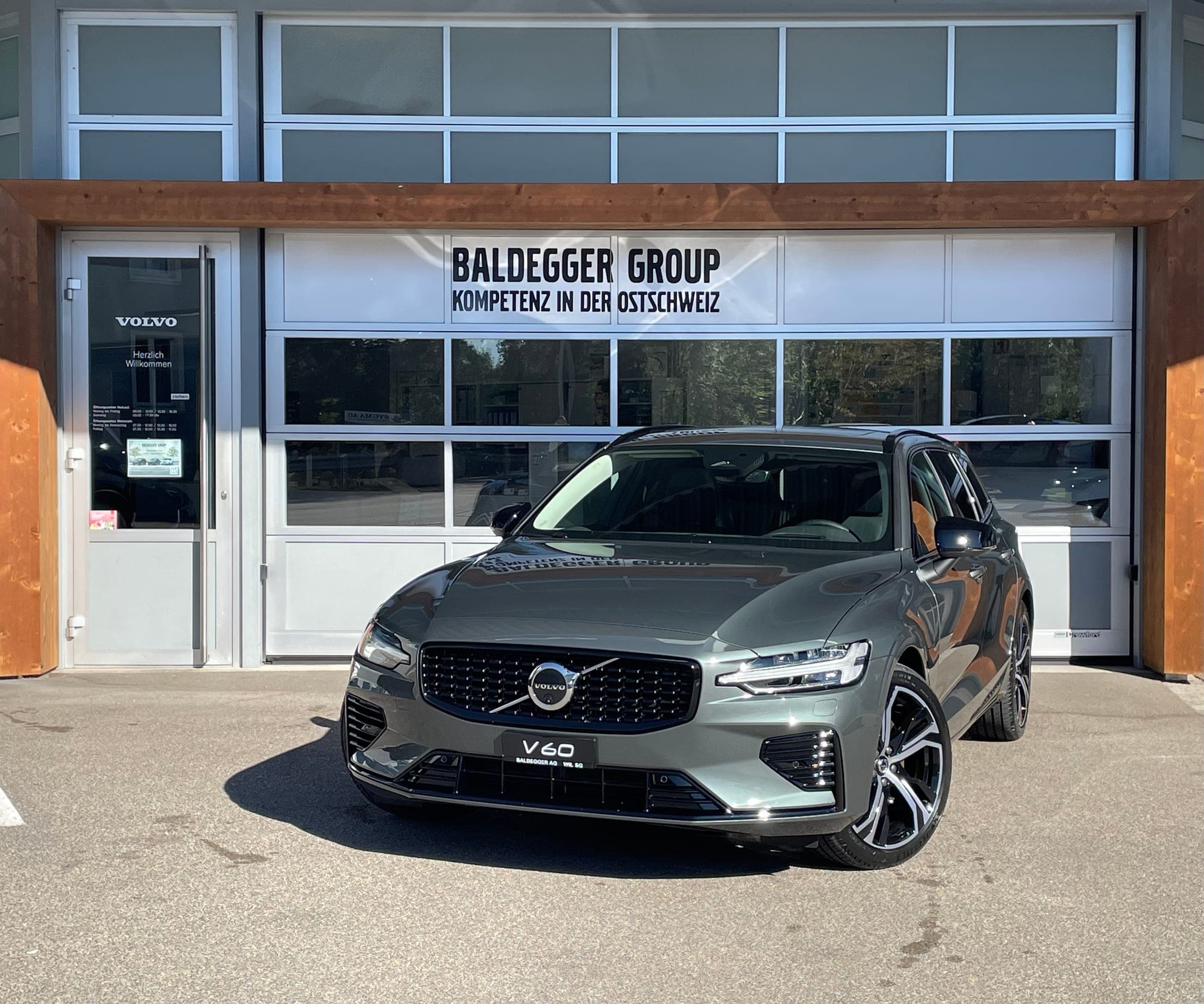 Volvo V60 VOLVO V60 2.0 T6 TE Ultra Dark eAWD
