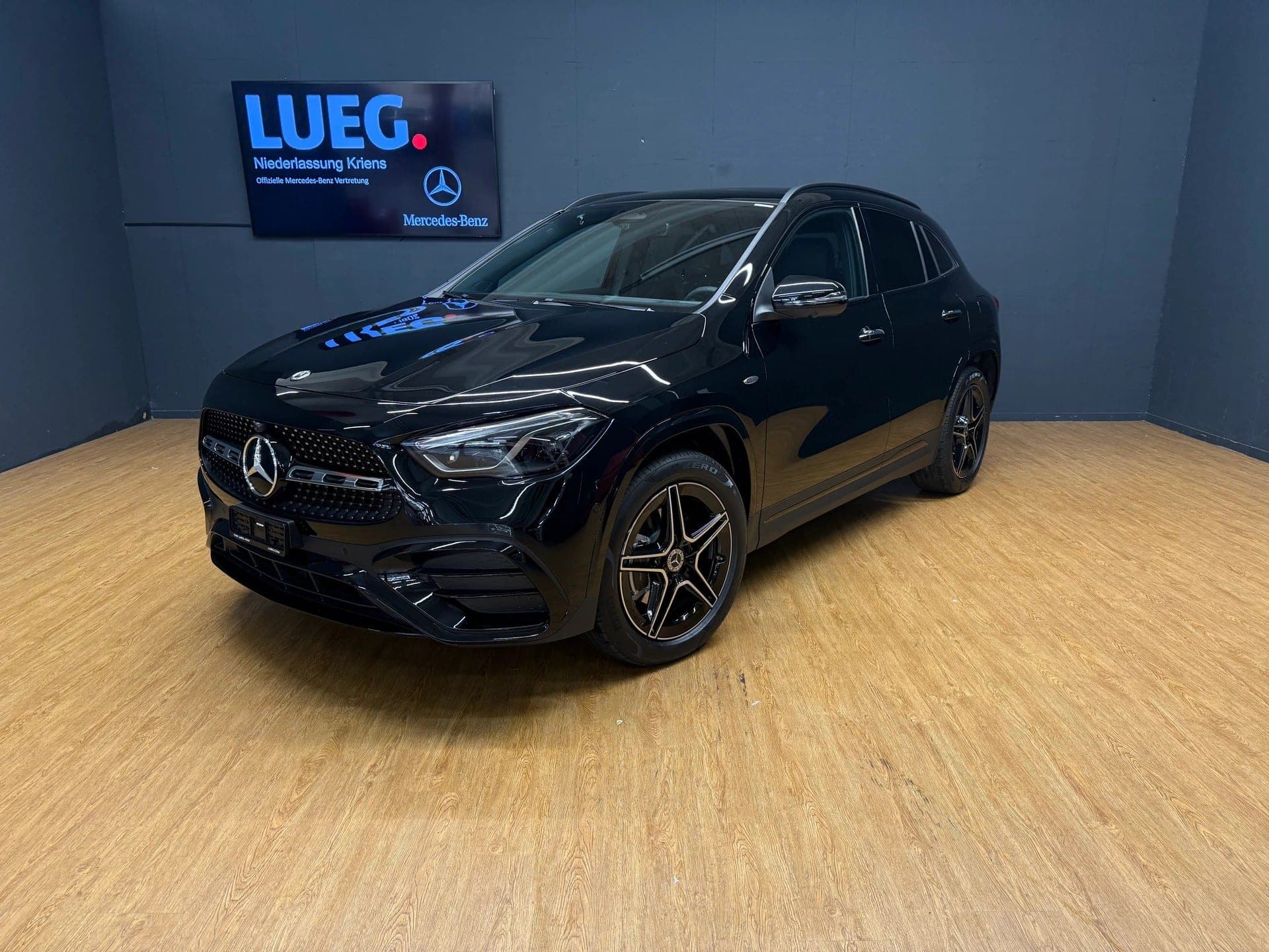 Mercedes-Benz GLA-Klasse MERCEDES-BENZ GLA 250 e EQ Star - AMG / DISTRONIC / 360 Grad Kamera