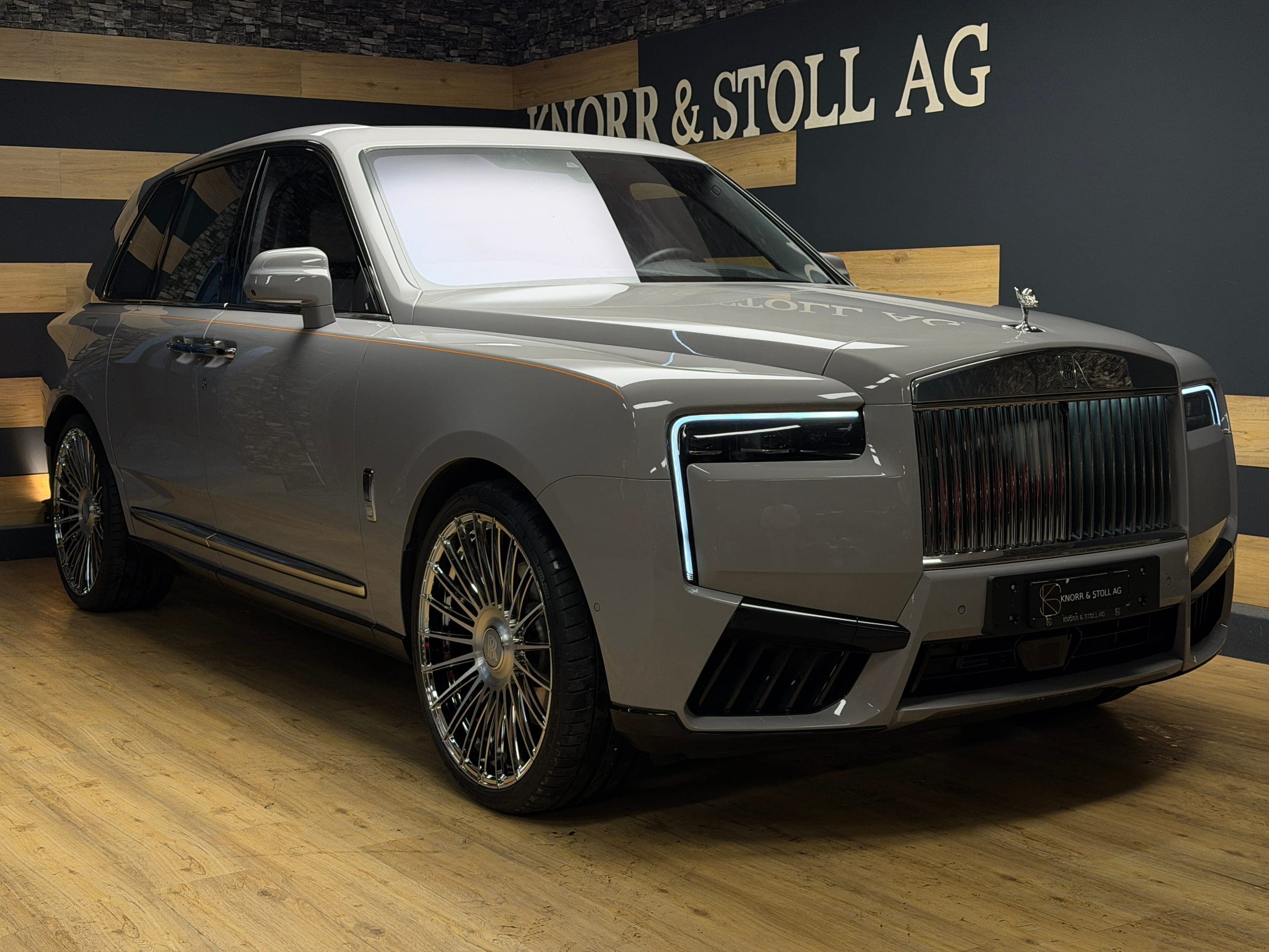 Rolls Royce Cullinan ROLLS-ROYCE Cullinan 6.7 V12 Silver Badge
