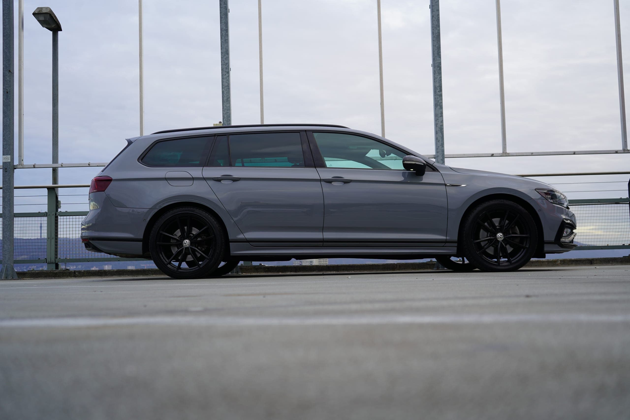 VW Passat VW PASSAT VARIANT 2.0 TSI R-LINE EDITION BLACK 4MOTION DSG l 272 PS