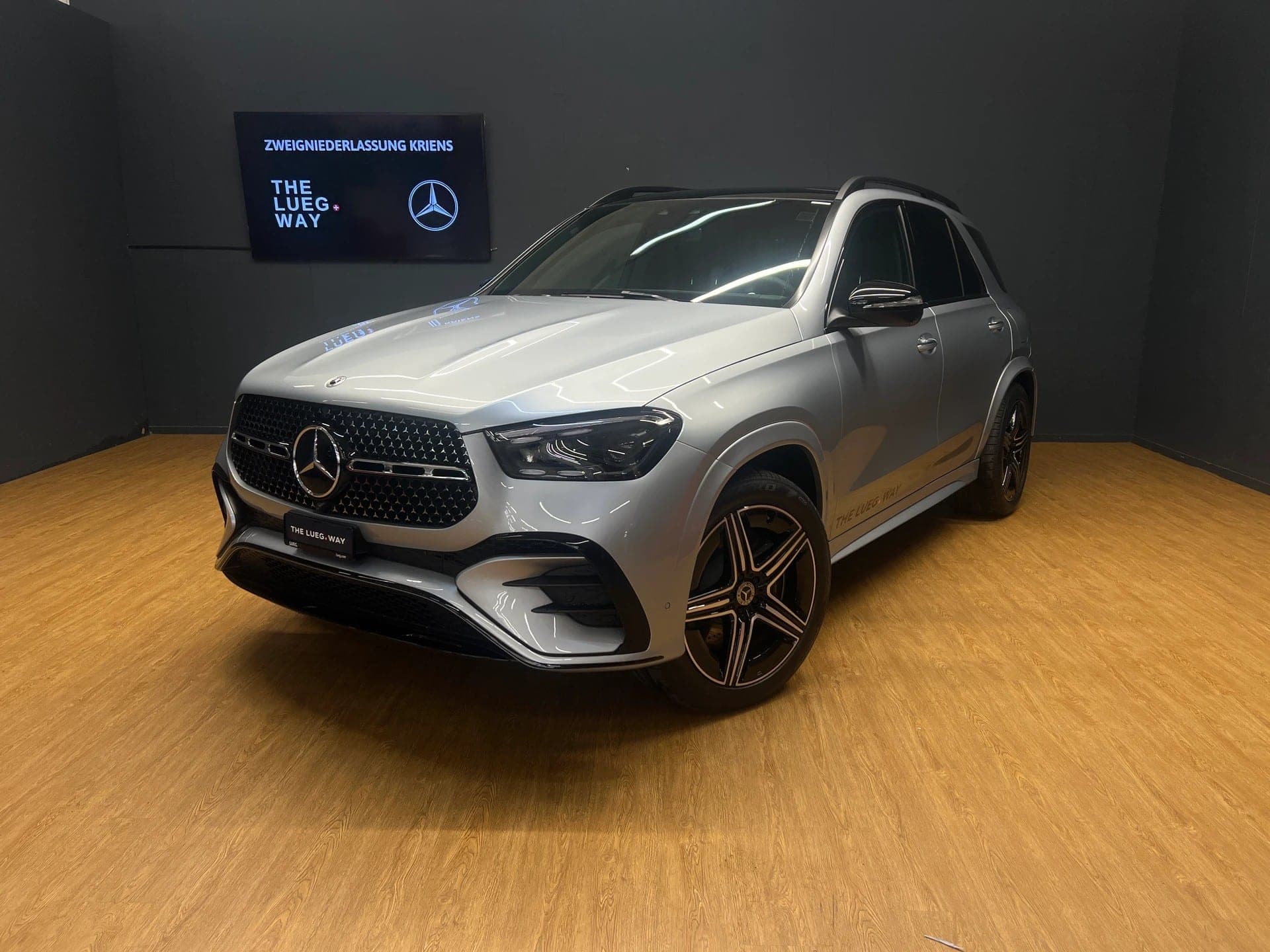 Mercedes-Benz GLE-Klasse MERCEDES-BENZ GLE 350 de 4M - AMG / DISTRONIC / 360 Grad Kamera / Panorama-Dach / Memory