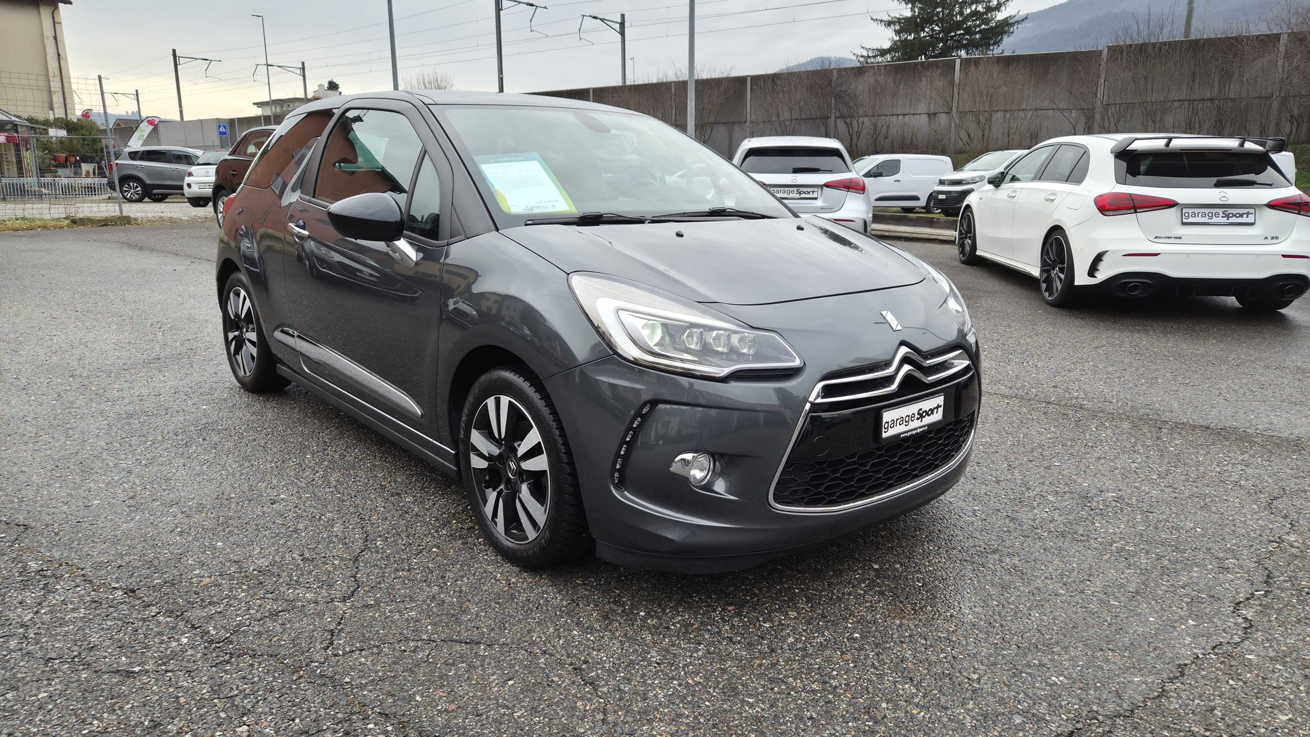 DS Automobiles DS3 DS AUTOMOBILES DS3 1.2 VTi Eye Tech