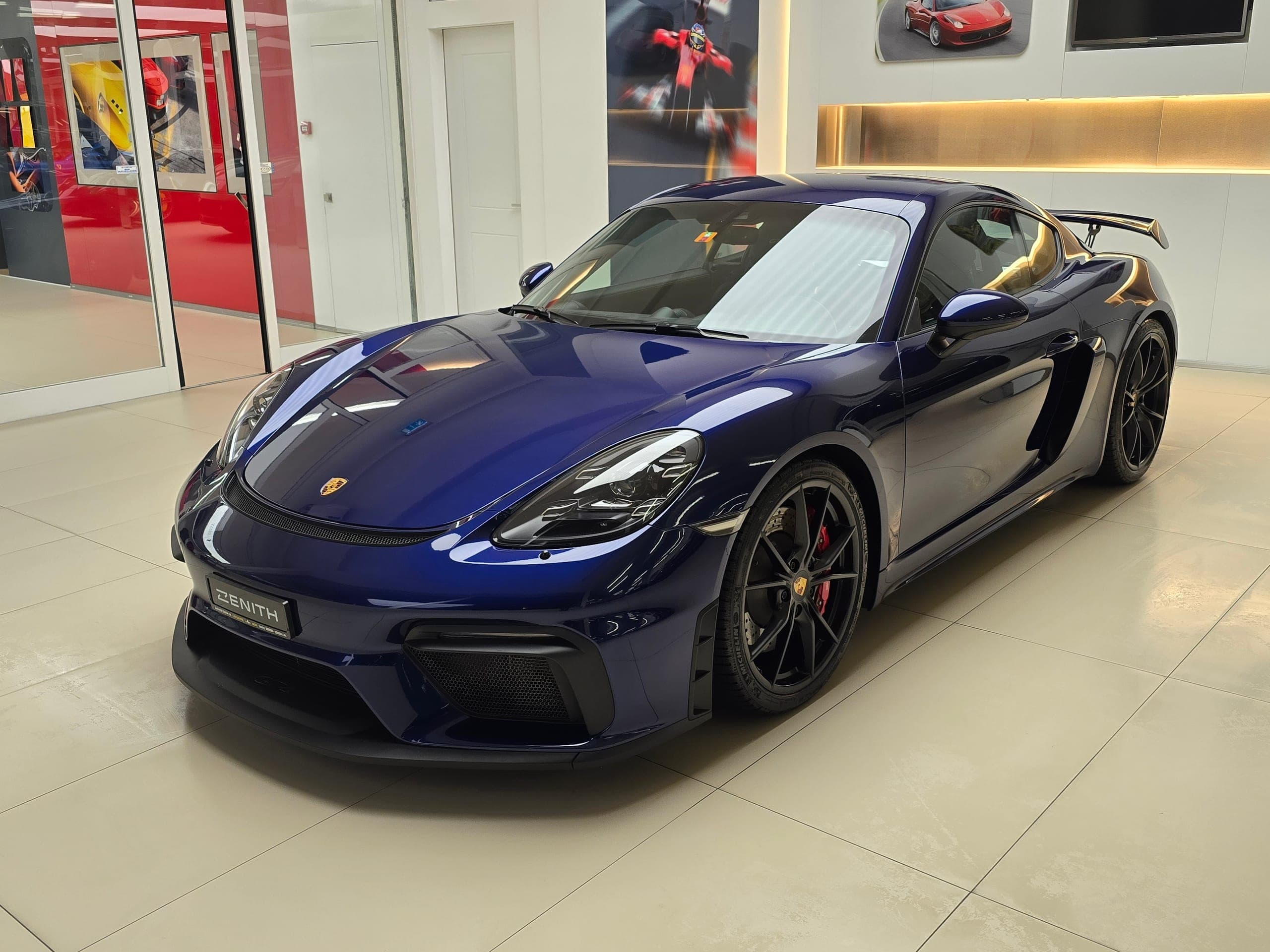 Porsche 718 PORSCHE 718 Cayman GT4