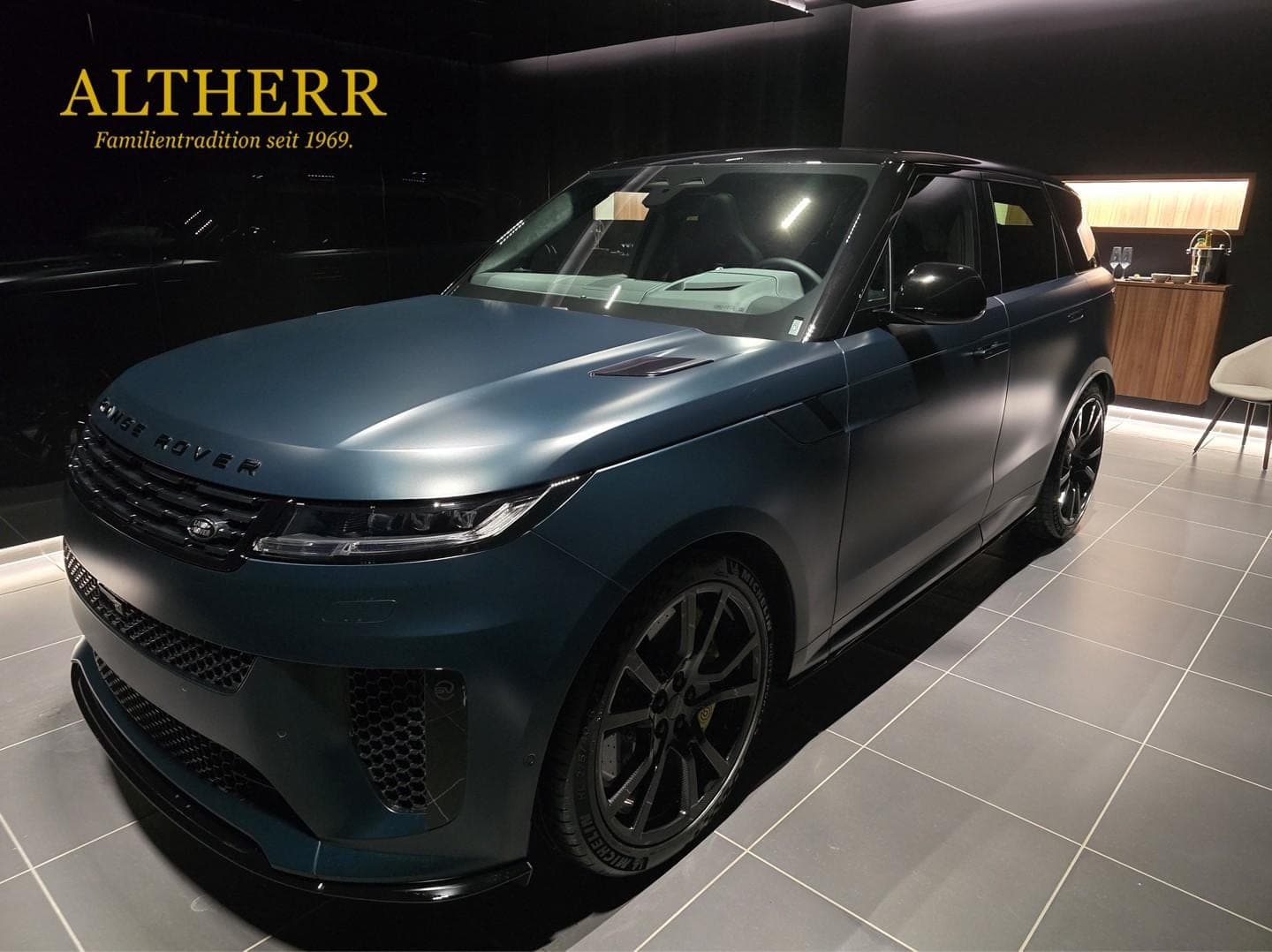 Land Rover Range Rover Sport LAND ROVER Range Rover Sport 4.4 V8 SV