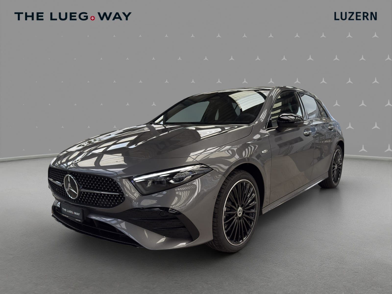 Mercedes-Benz A-Klasse MERCEDES-BENZ A 250 e with EQ - AMG / DISTRONIC / 360 Grad Kamera / Panorama-Dach