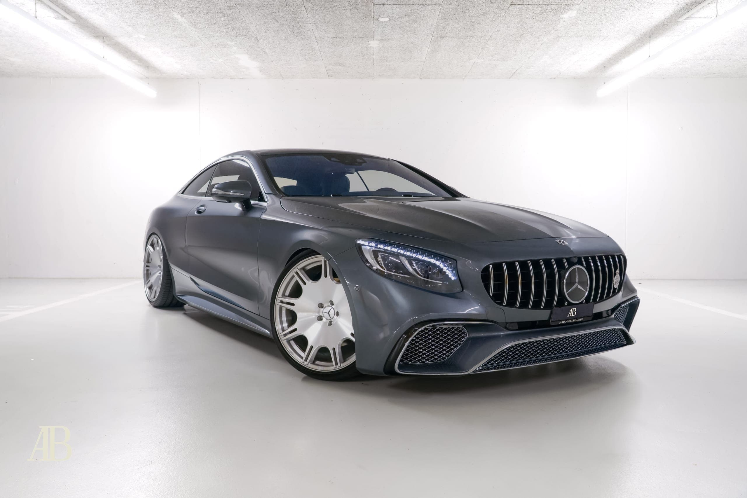 Mercedes-Benz S-Klasse MERCEDES-BENZ S 560 V8 AMG Line Coupé