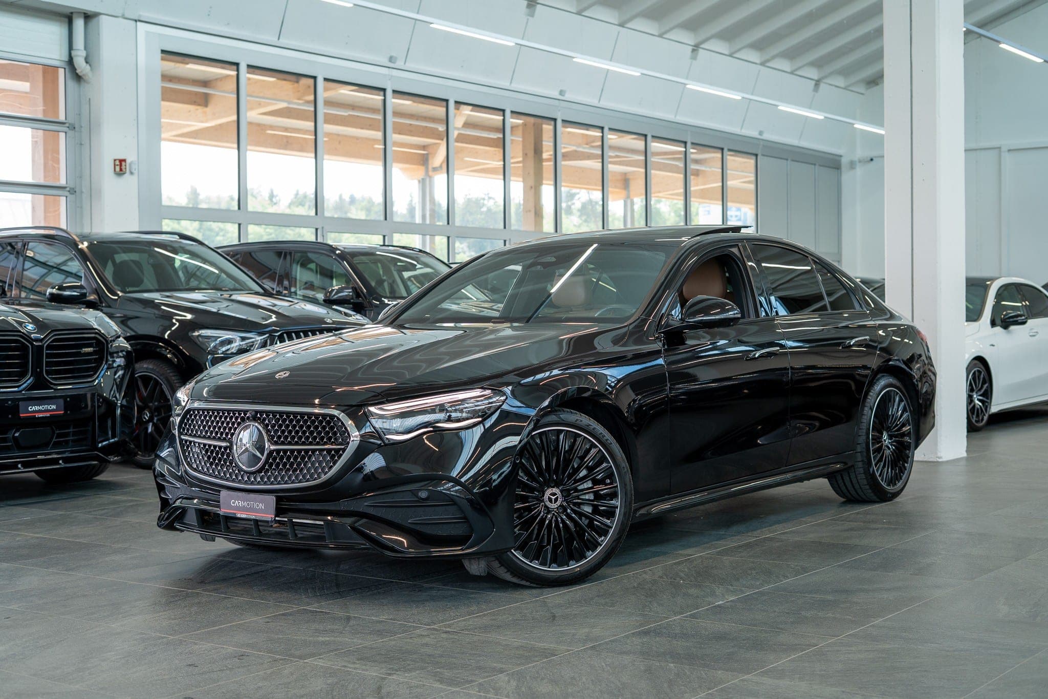 Mercedes-Benz E-Klasse MERCEDES-BENZ E 450 d AMG Line 4matic / Hyperscreen / Panorama / 360°Kamera