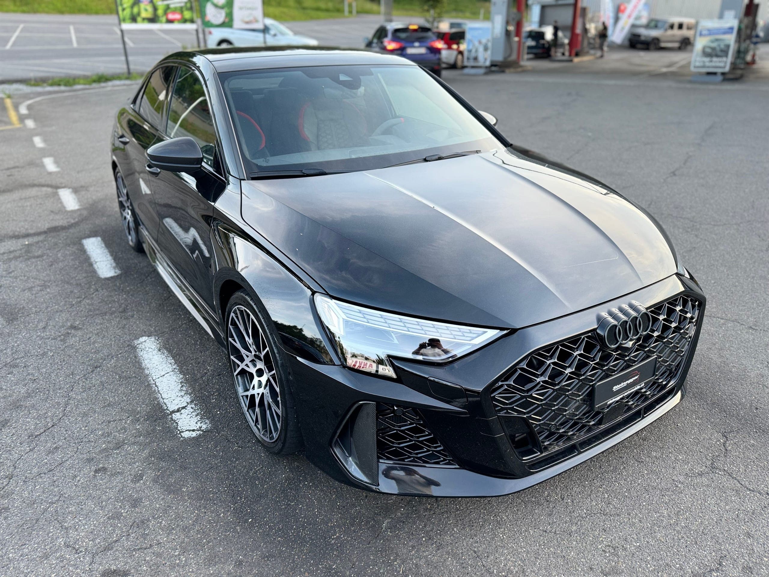 Audi S3 / RS3 AUDI RS3 Limousine 2.5 TSI quattro S-tronic ° Vollausstattung inkl. Carbon RS Exterieur °