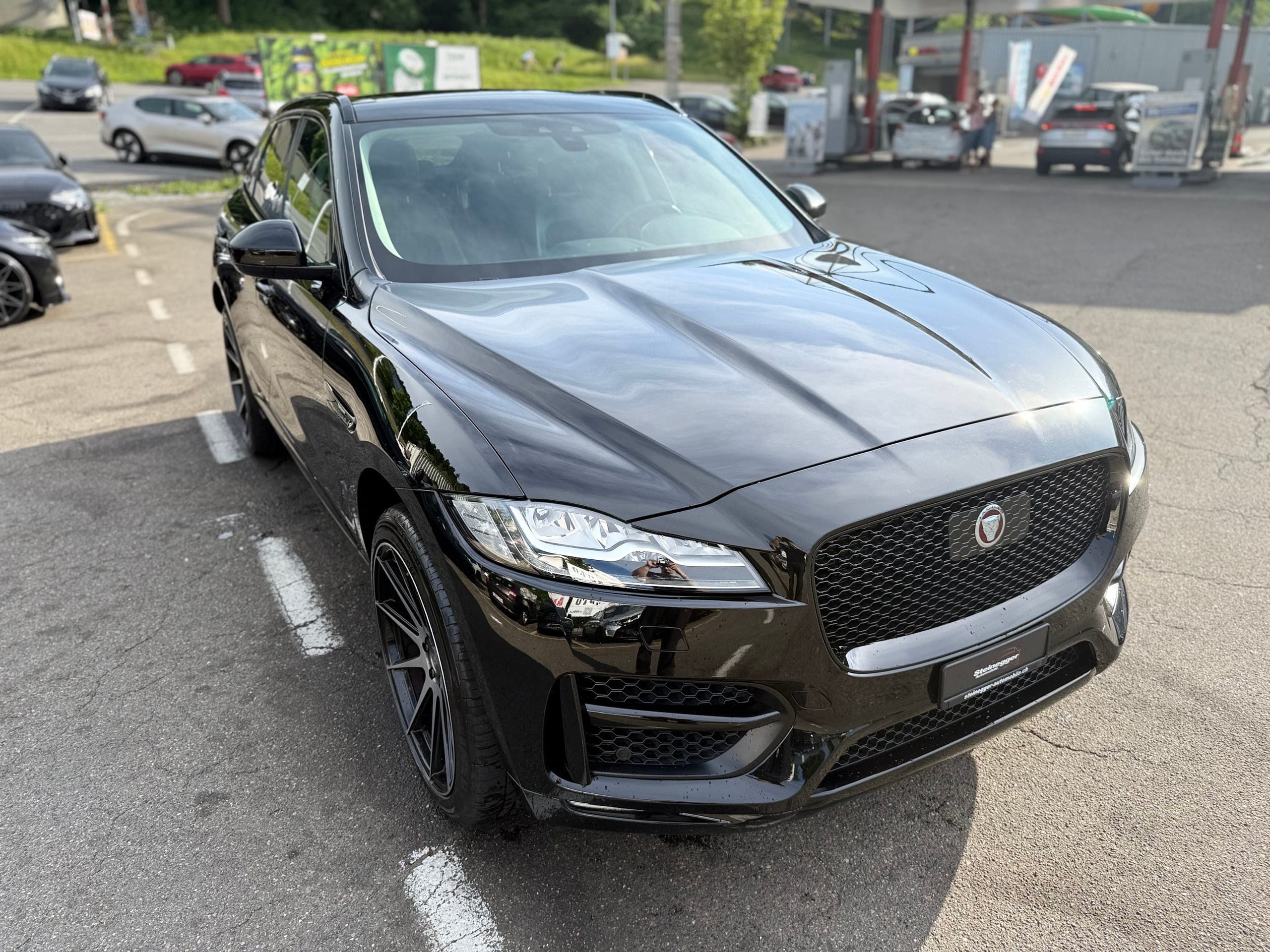 Jaguar F-Pace JAGUAR F-Pace 25t 2.0 R-Sport °All Black ° AWD Automatik