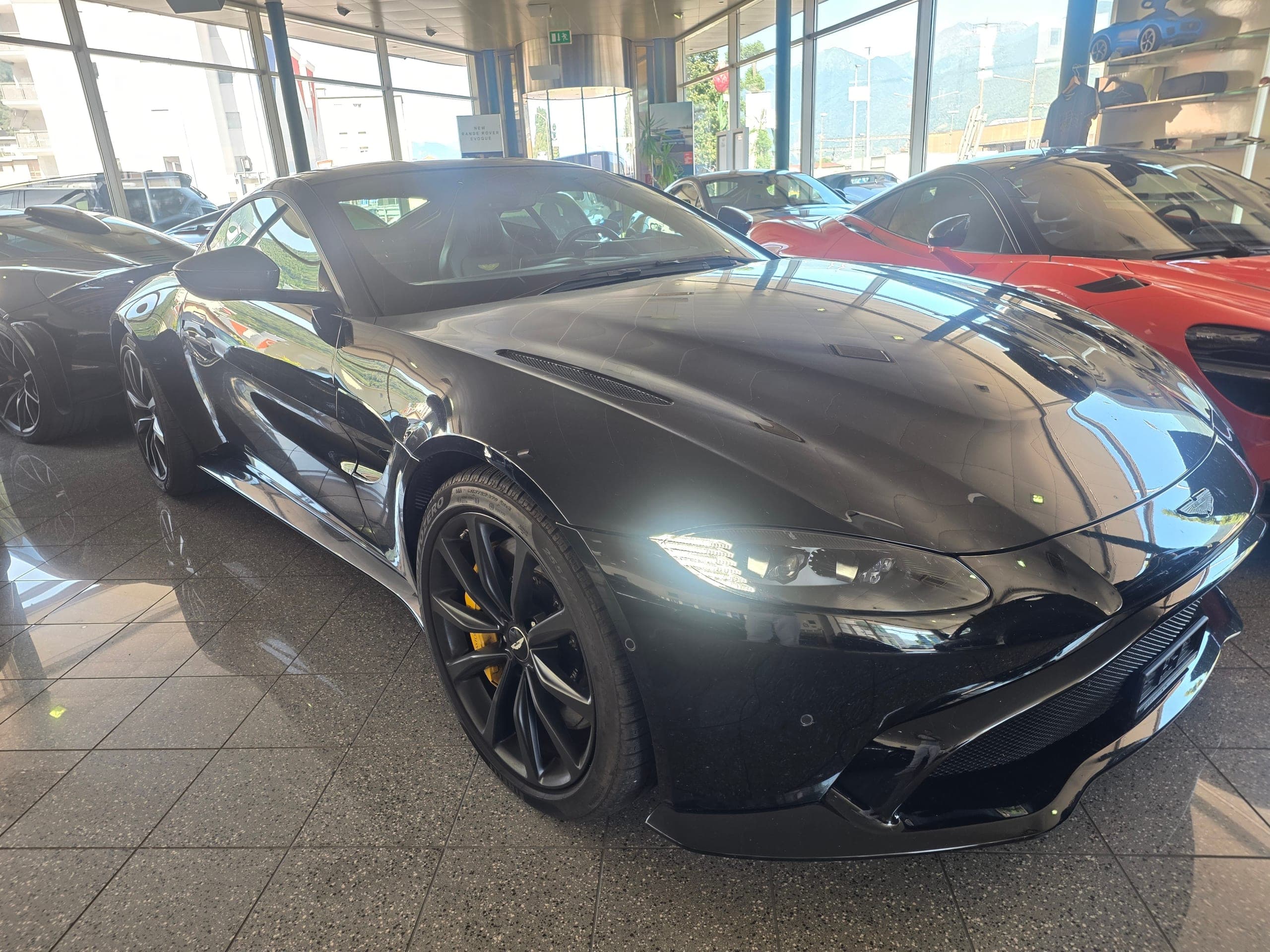Aston Martin V8/V12 Vantage ASTON MARTIN V8 Vantage 4.0 Coupé