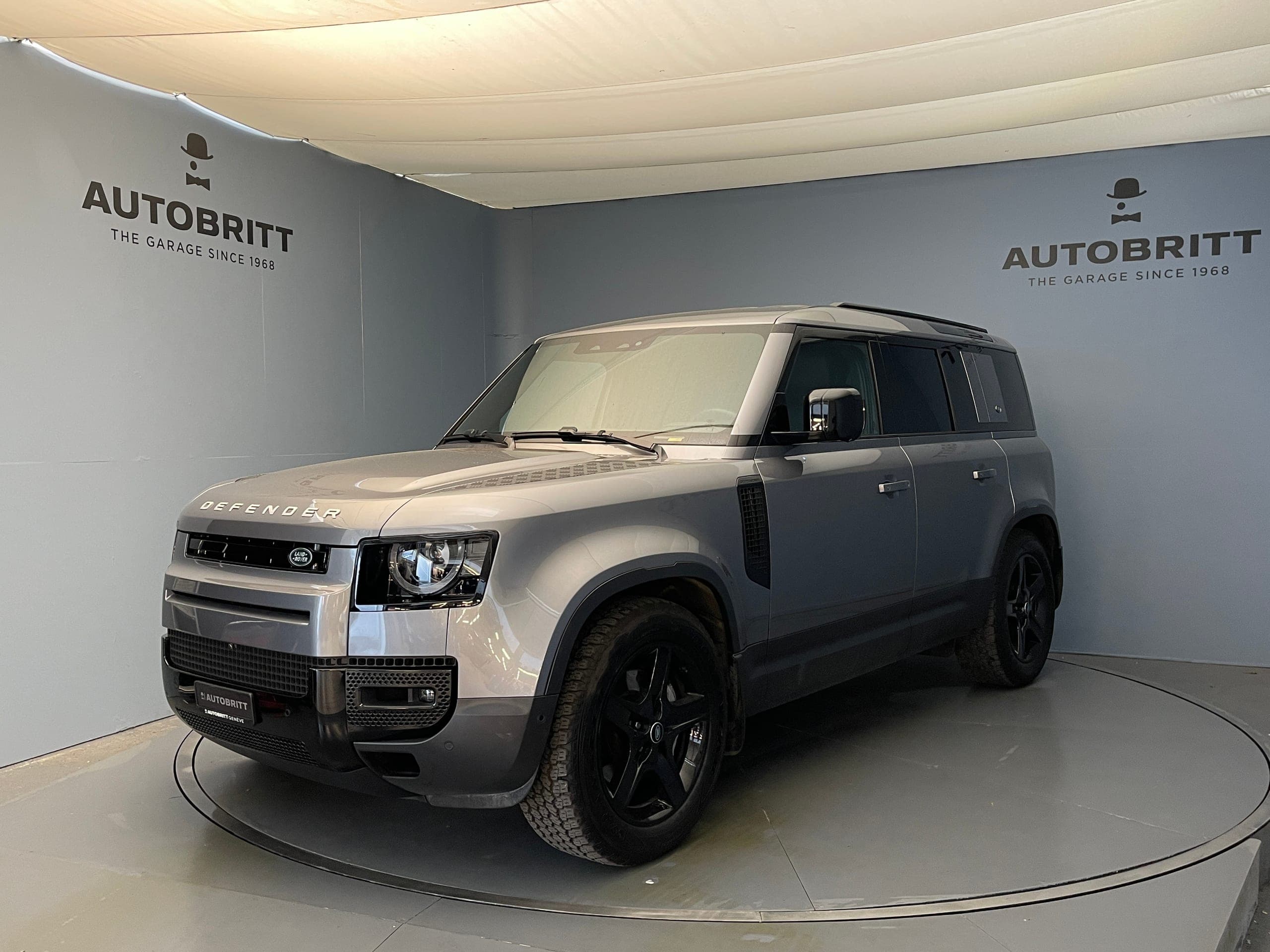Land Rover Defender LAND ROVER Defender 110 3.0 D I6 300 SE