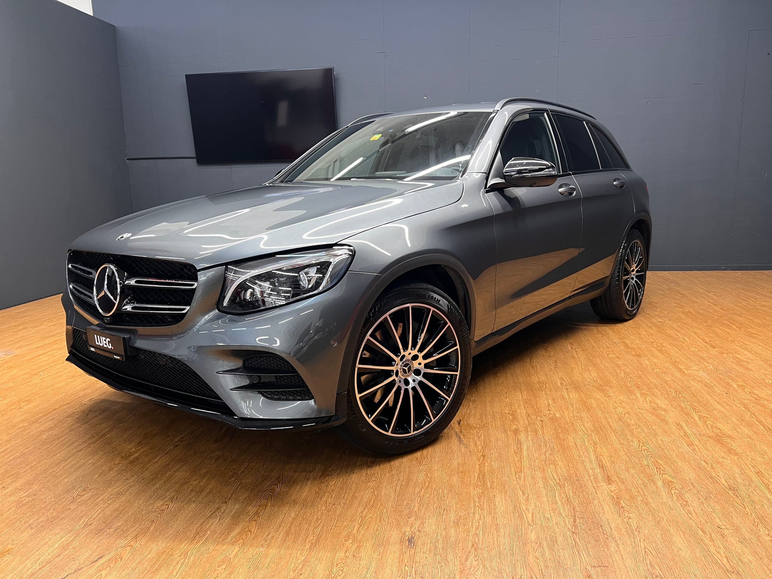 Mercedes-Benz GLC-Klasse MERCEDES-BENZ GLC 300 4Matic AMG Line 9G-Tronic