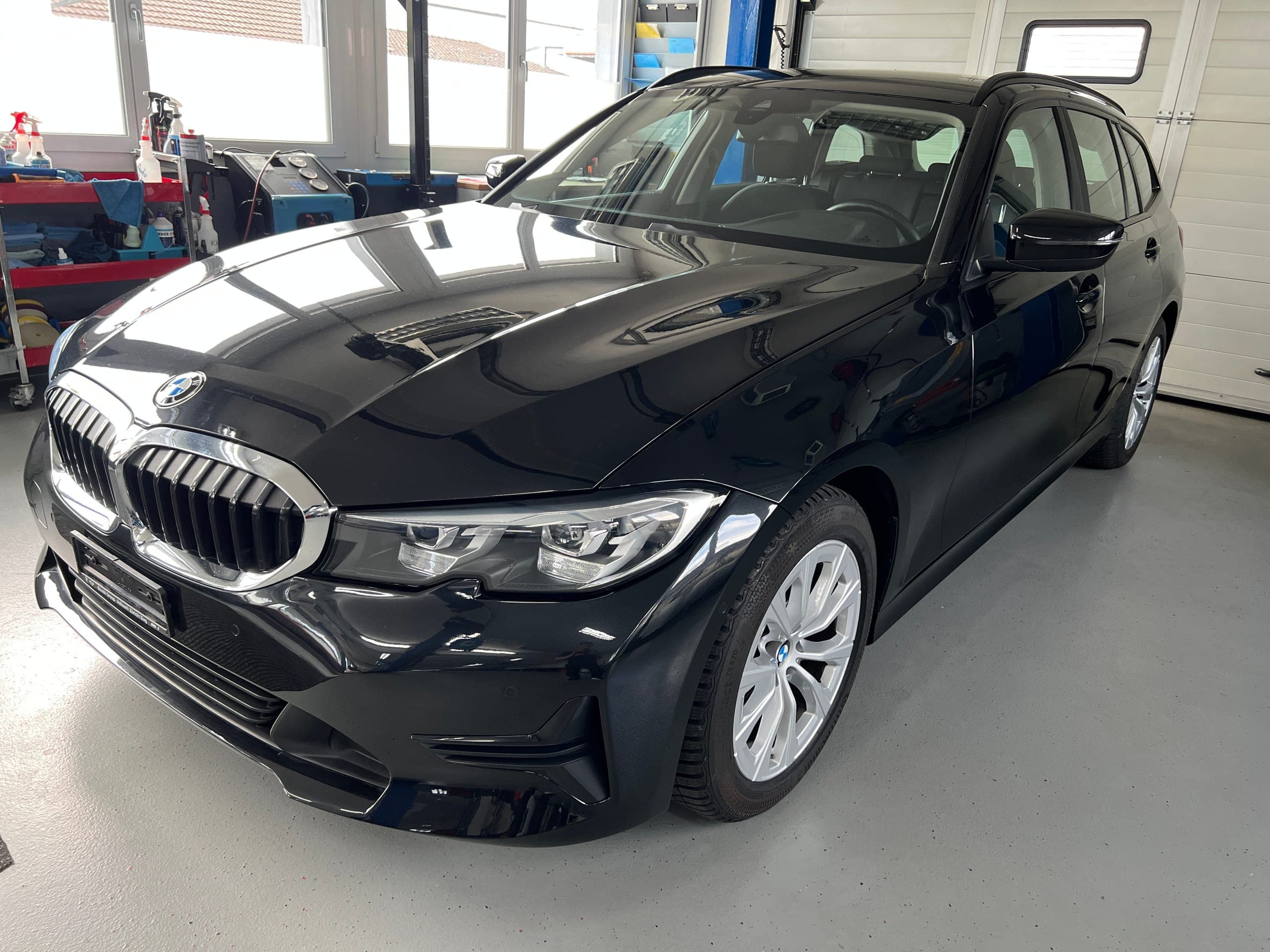 BMW 3er BMW 318d 48V Touring Steptronic