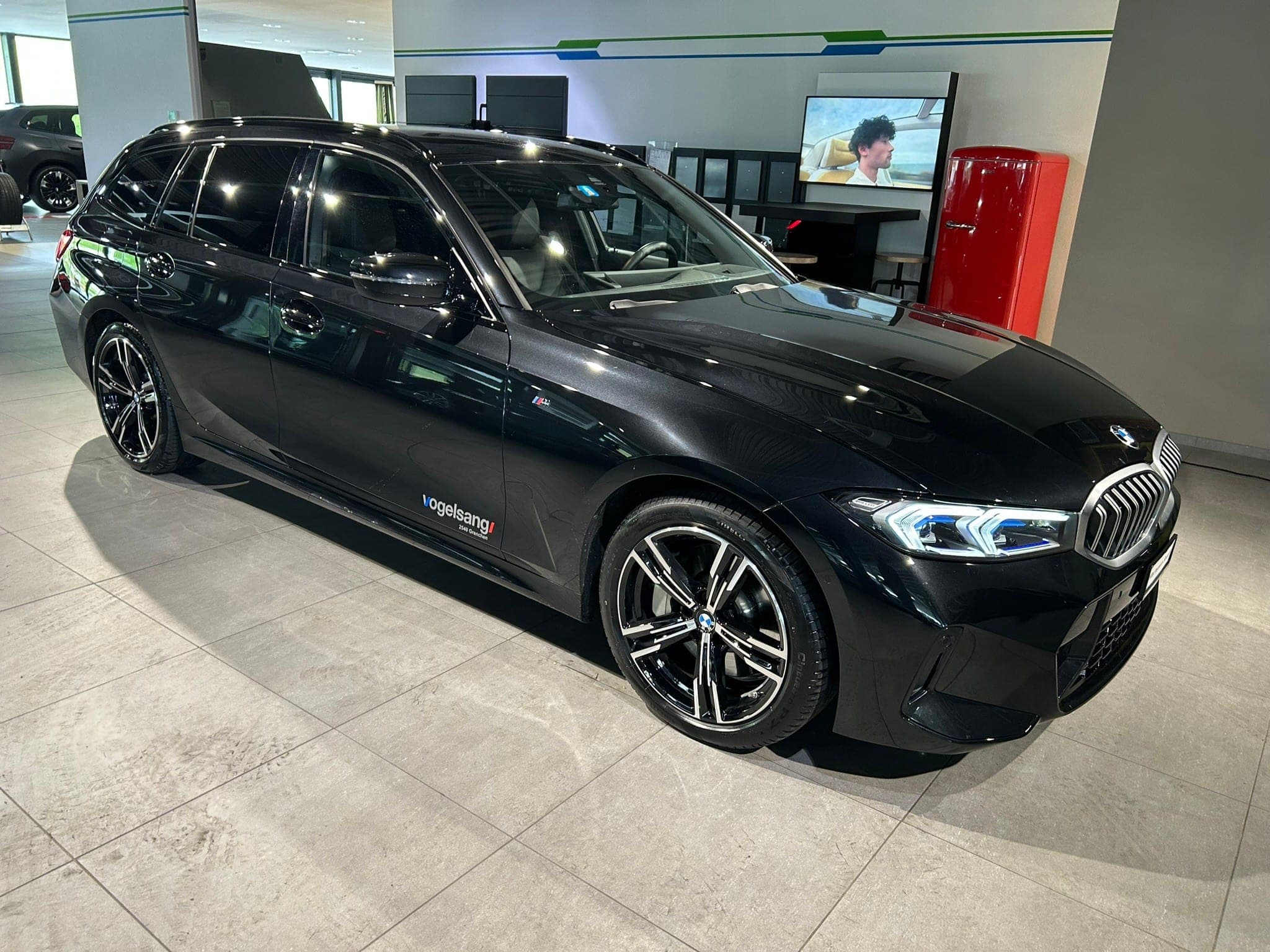 BMW 3er BMW 330d xDrive 48V Touring Steptronic M Sport