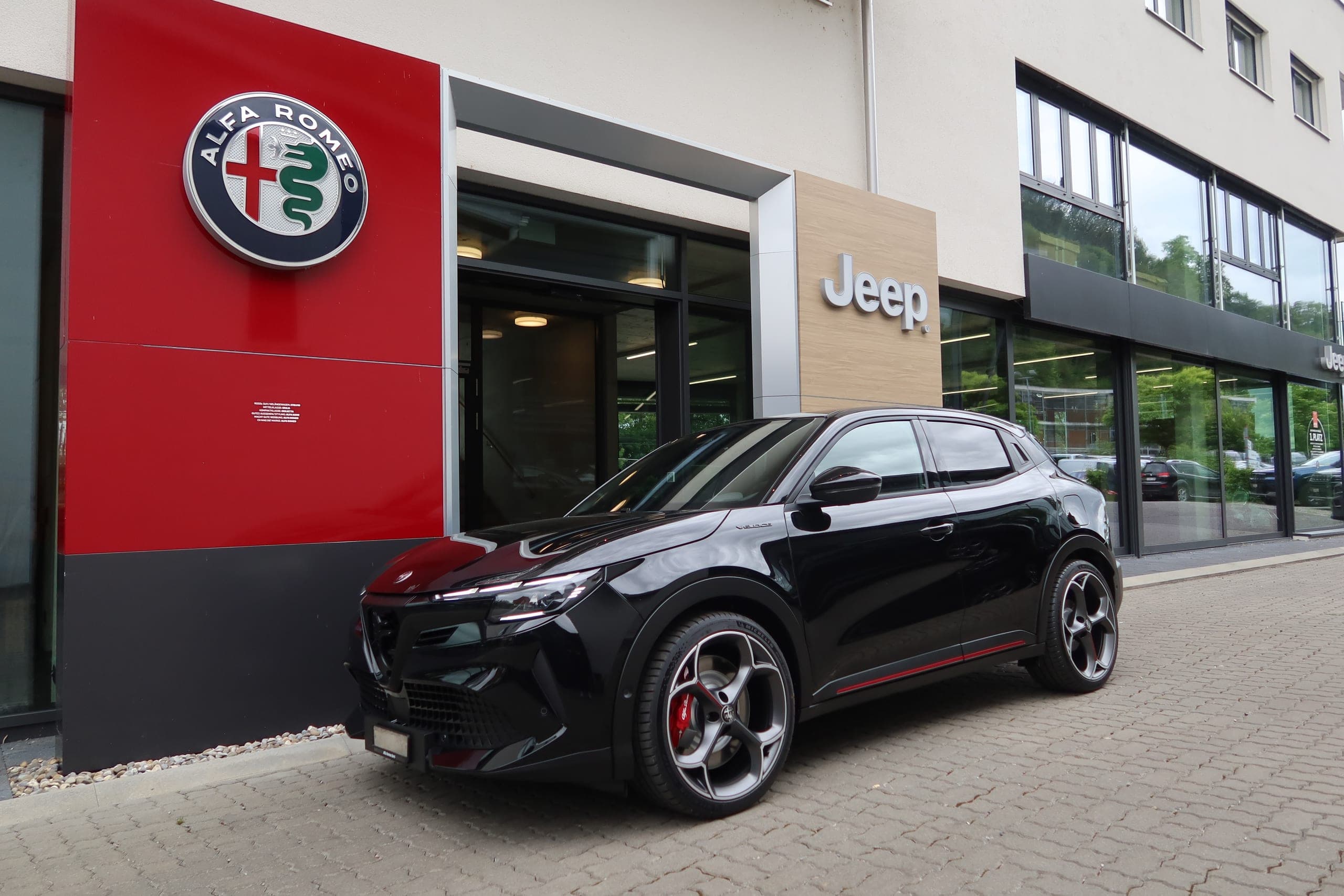 Alfa Romeo Tonale ALFA ROMEO Junior 280 54kWh veloce sport-\\\\-tech-sky