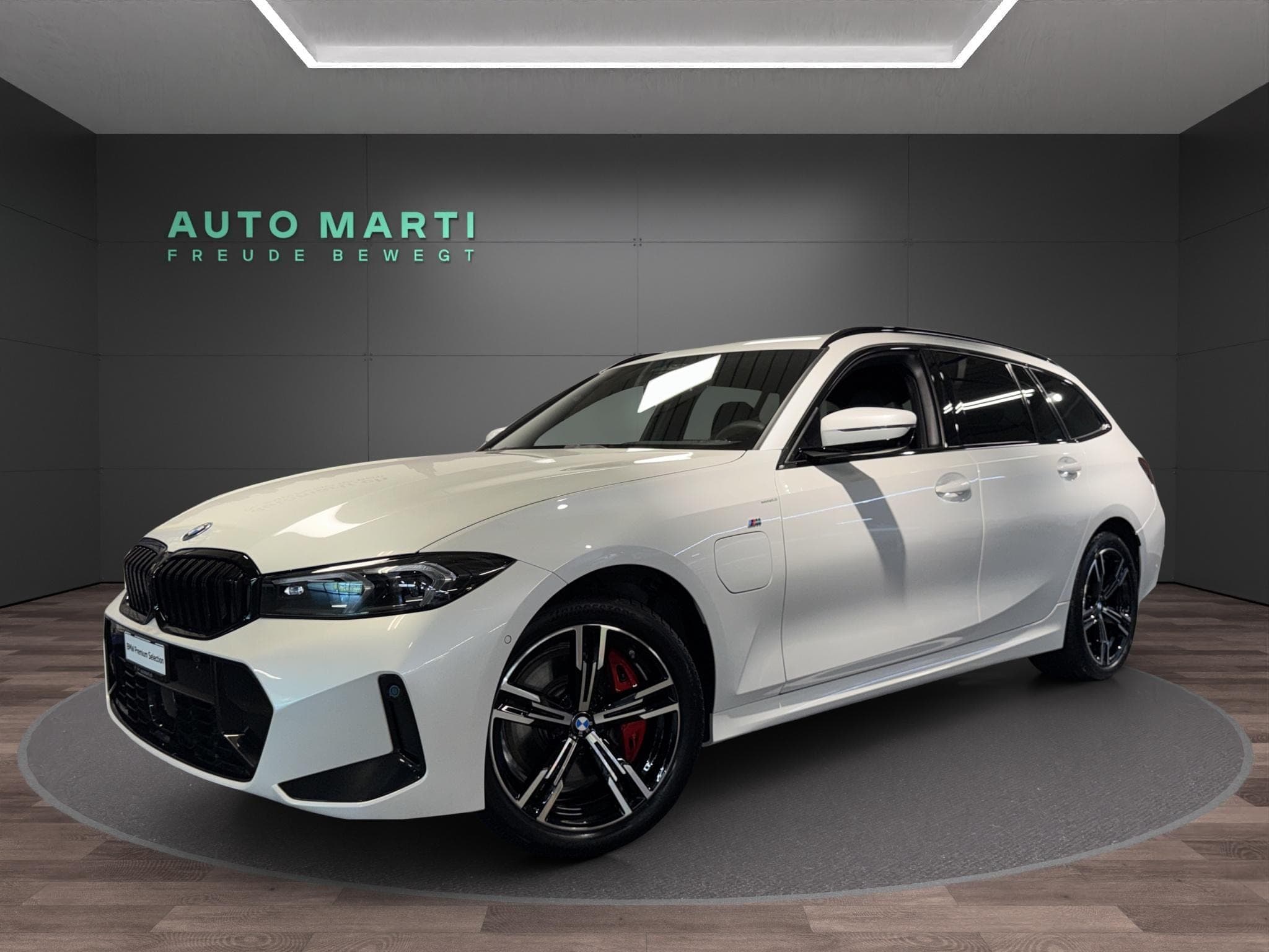 BMW 3er BMW 330e xDrive Touring M Sport