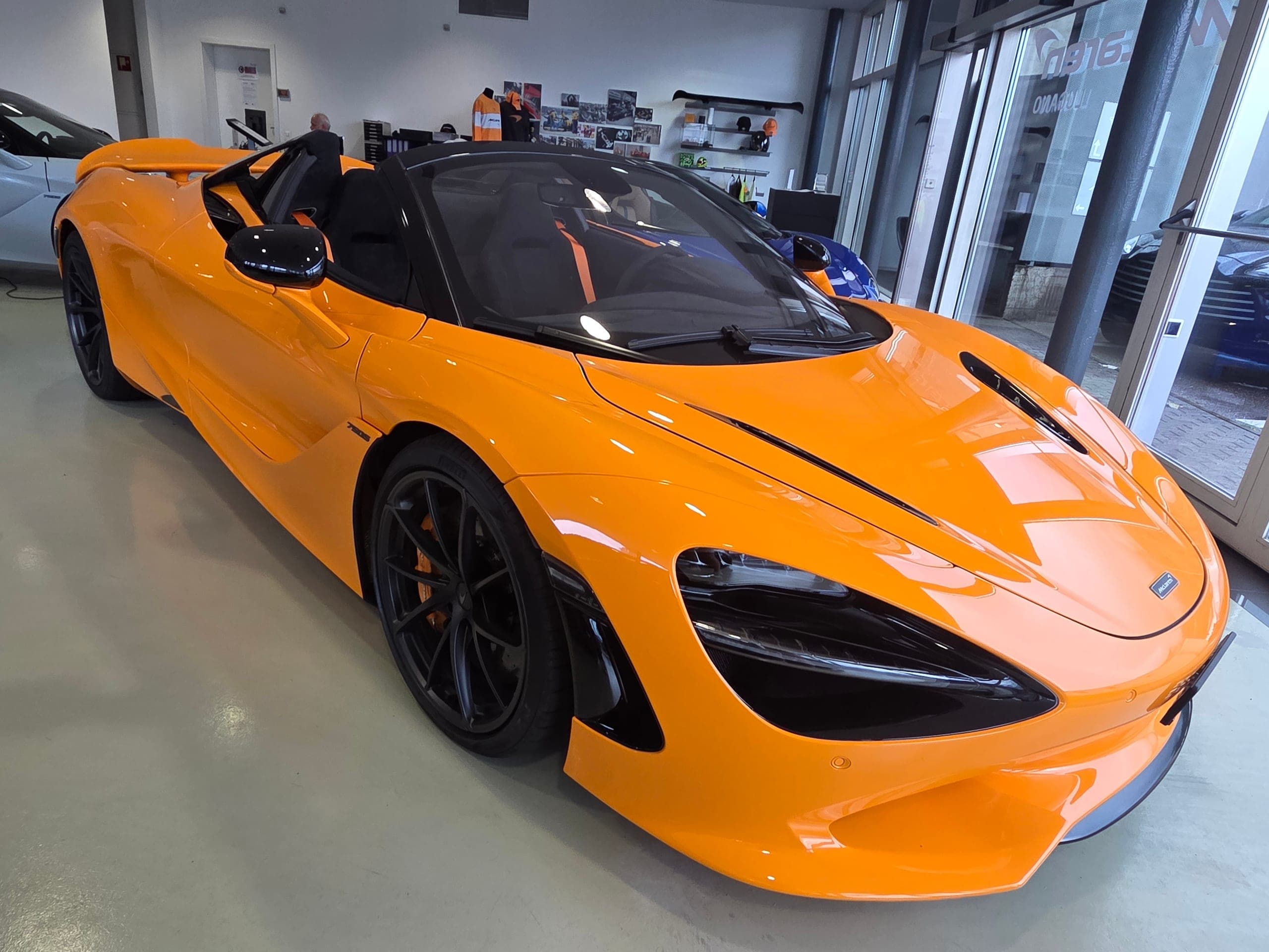 McLaren 750S McLAREN 750s Spider 60th Anniversary 1/60
