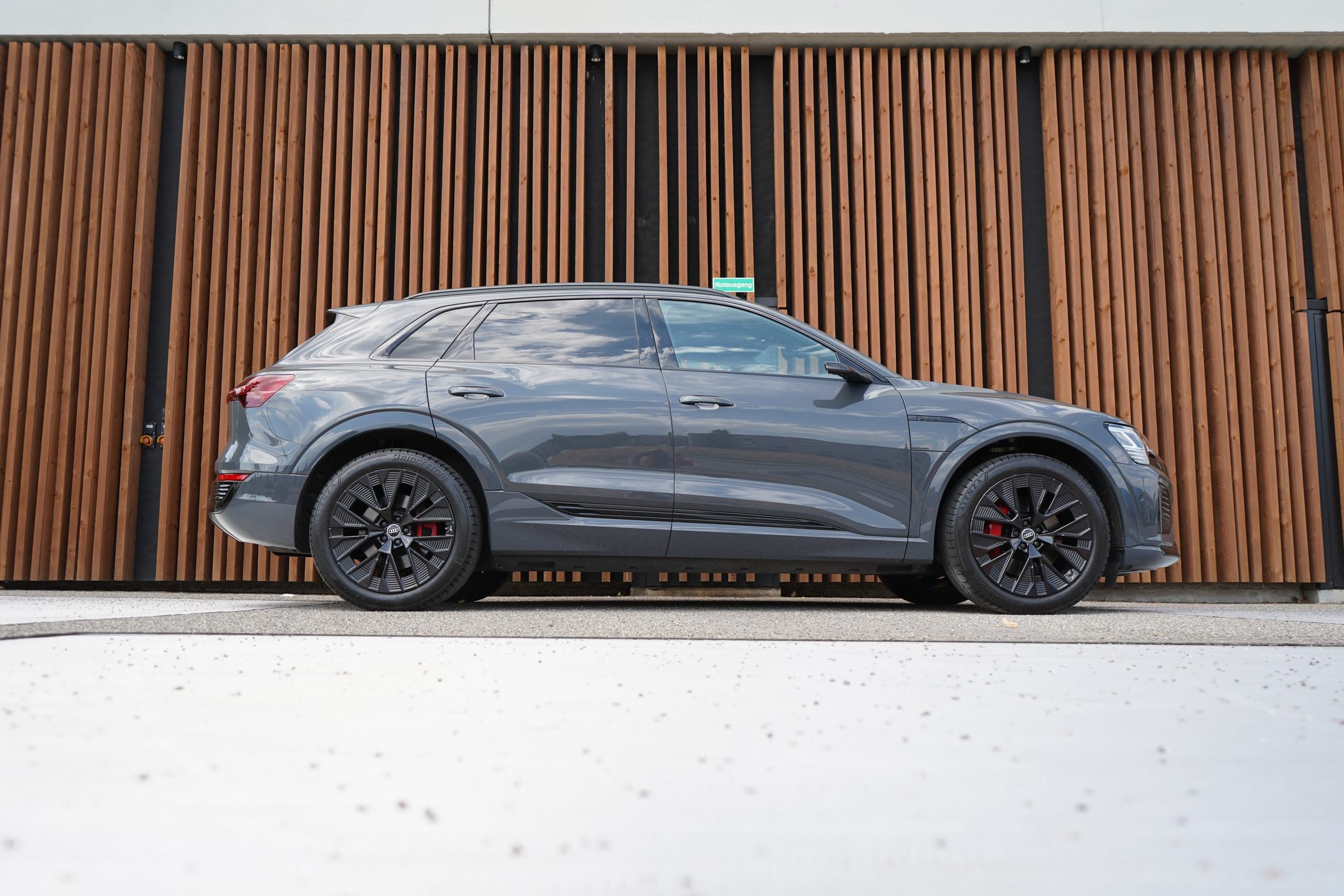 Audi Q8 e-tron AUDI Q8 55 E-TRON S LINE BLACK EDITION QUATTRO l 408 PS