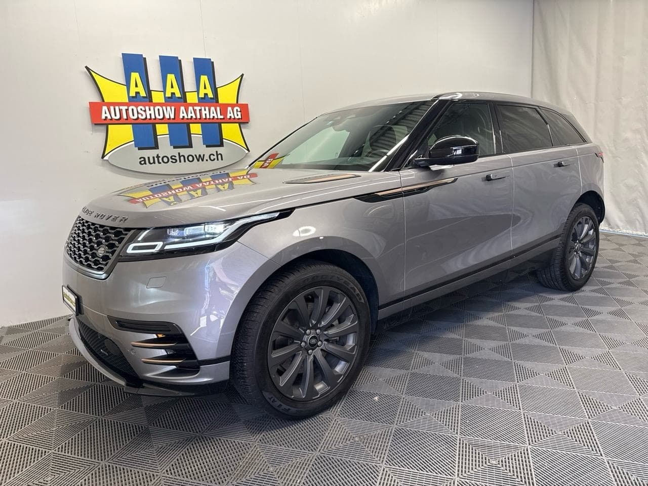 Land Rover Range Rover Velar LAND ROVER Range Rover Velar D 200 R-Dynamic SE ic